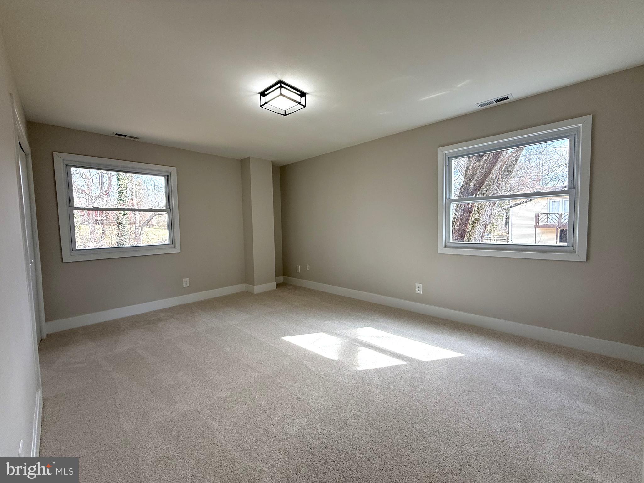 STONEYBROOKE - Residential