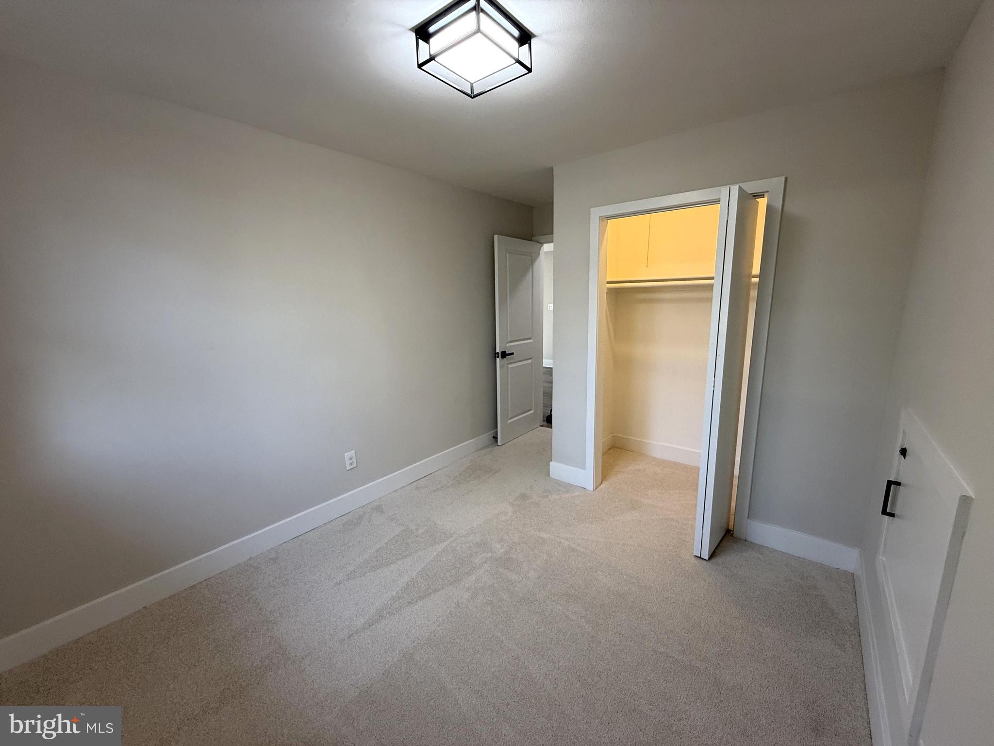 STONEYBROOKE - Residential