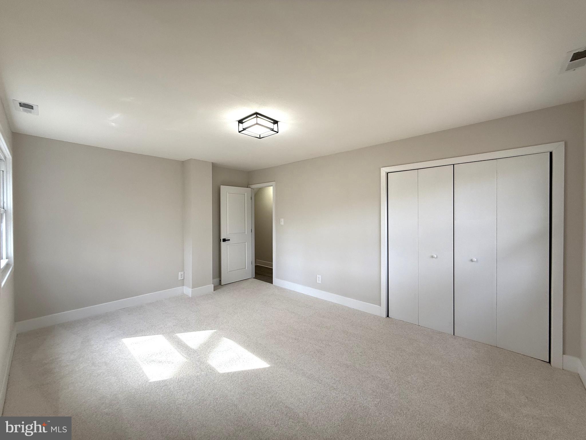 STONEYBROOKE - Residential