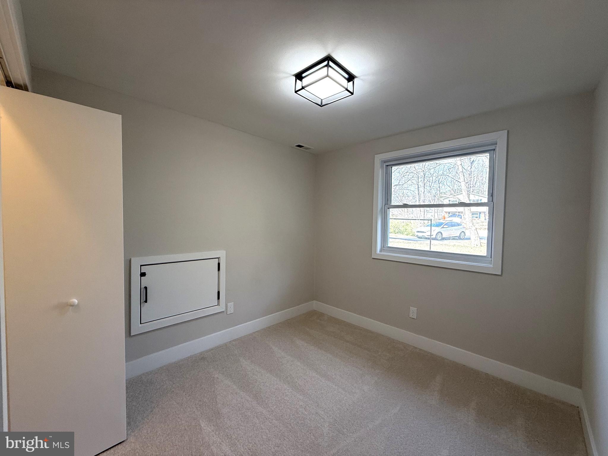 STONEYBROOKE - Residential