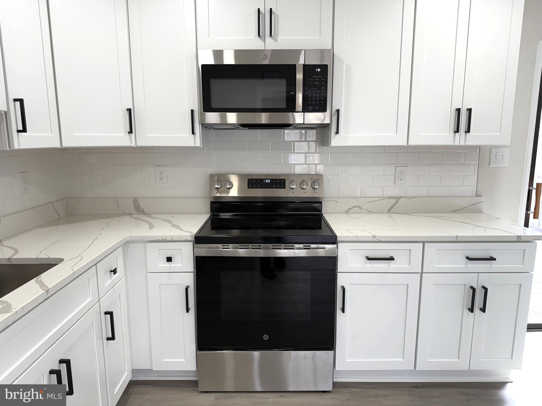 STONEYBROOKE - Residential