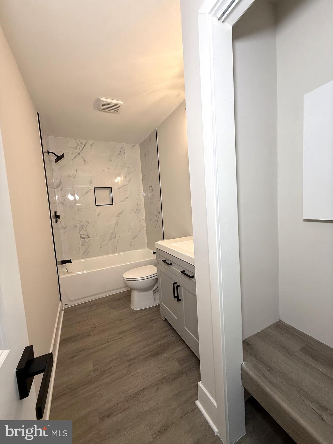 STONEYBROOKE - Residential