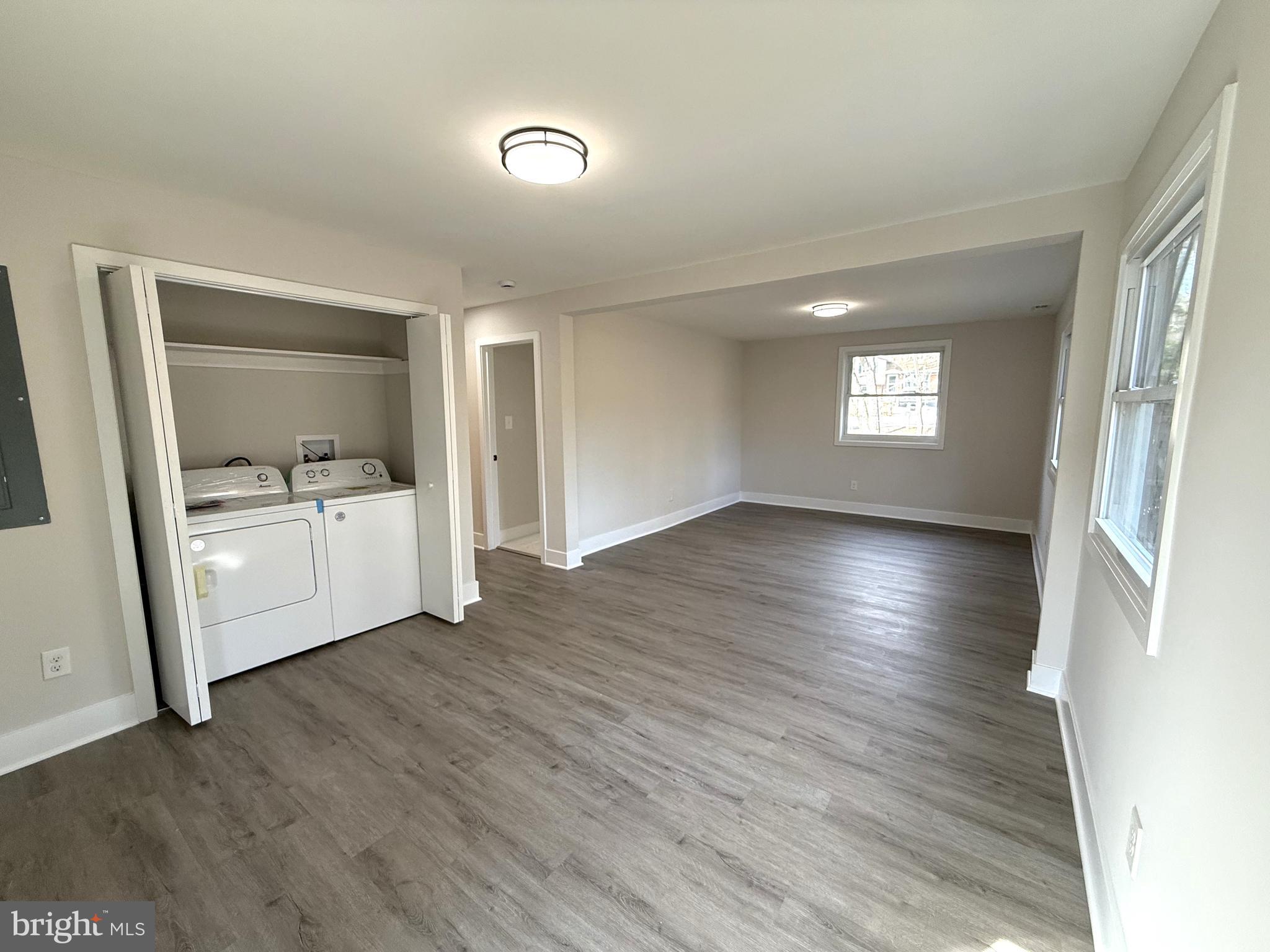 STONEYBROOKE - Residential