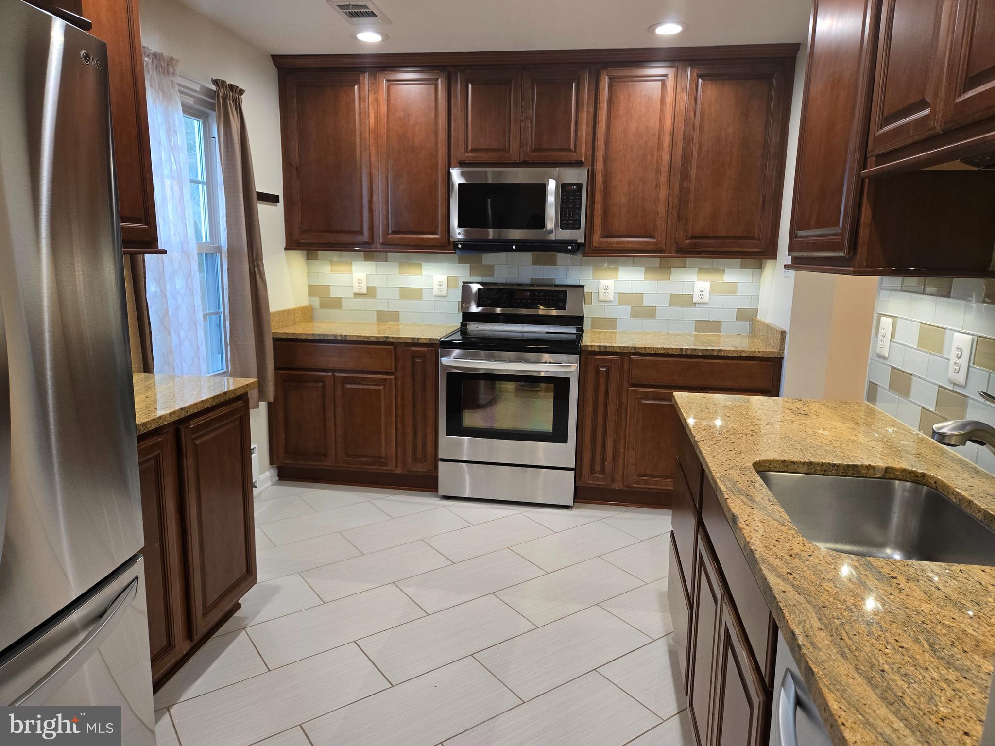 ROCK SPRING - Residential Lease