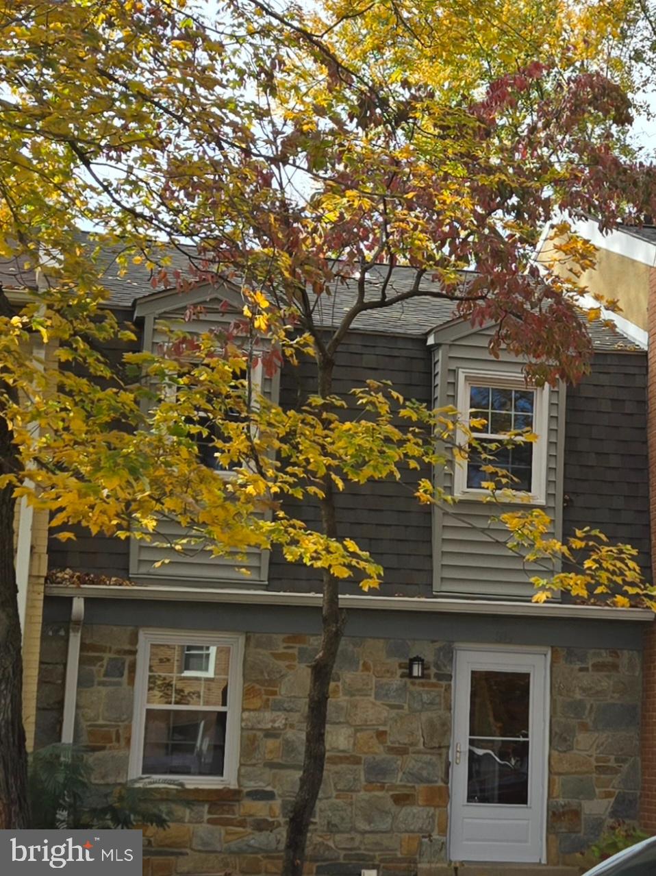 ROCK SPRING - Residential Lease