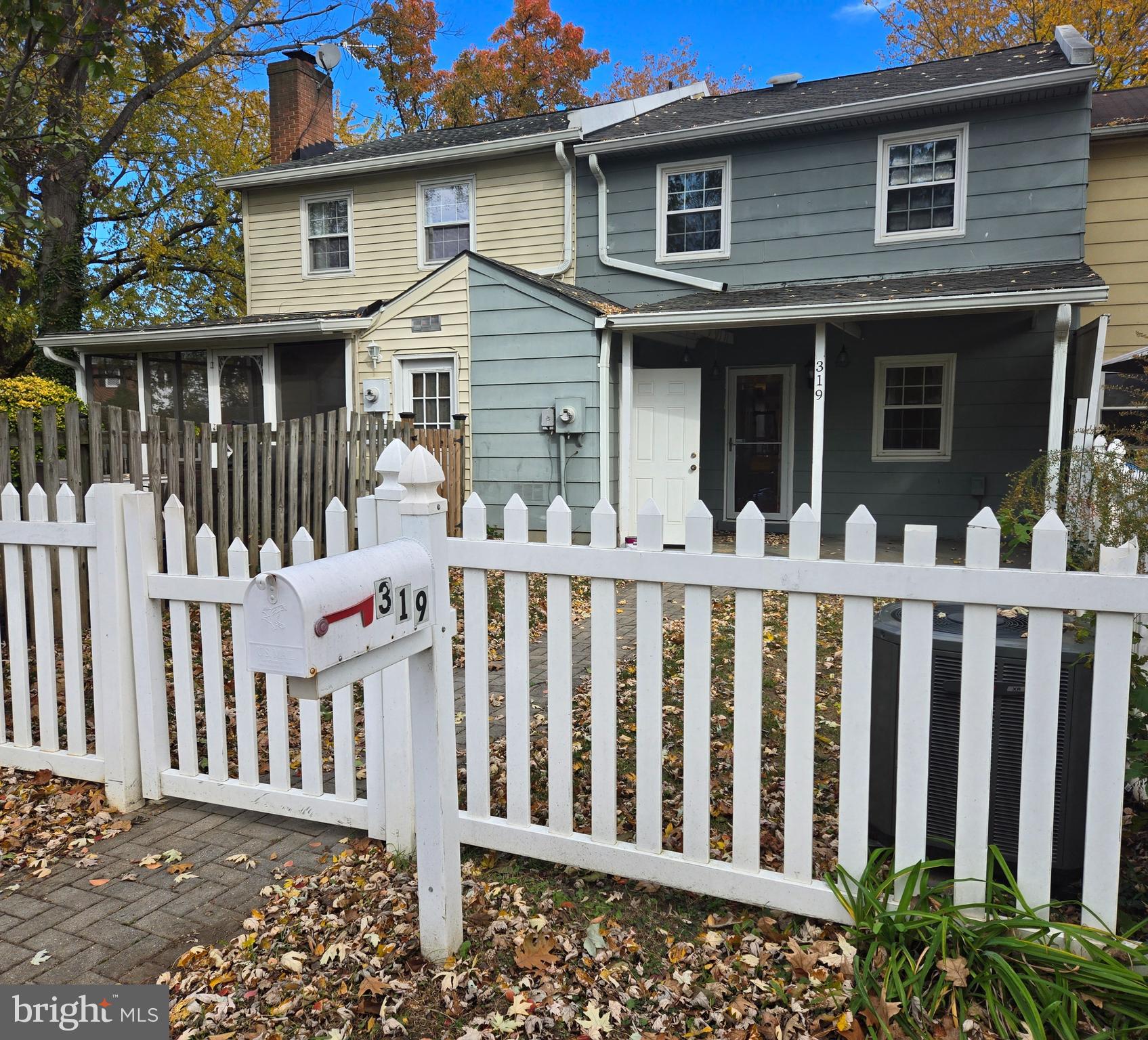 ROCK SPRING - Residential Lease