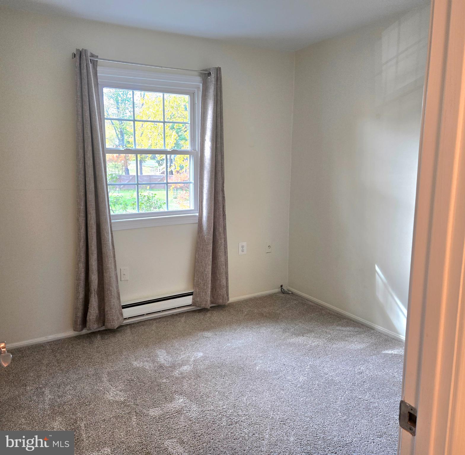 ROCK SPRING - Residential Lease