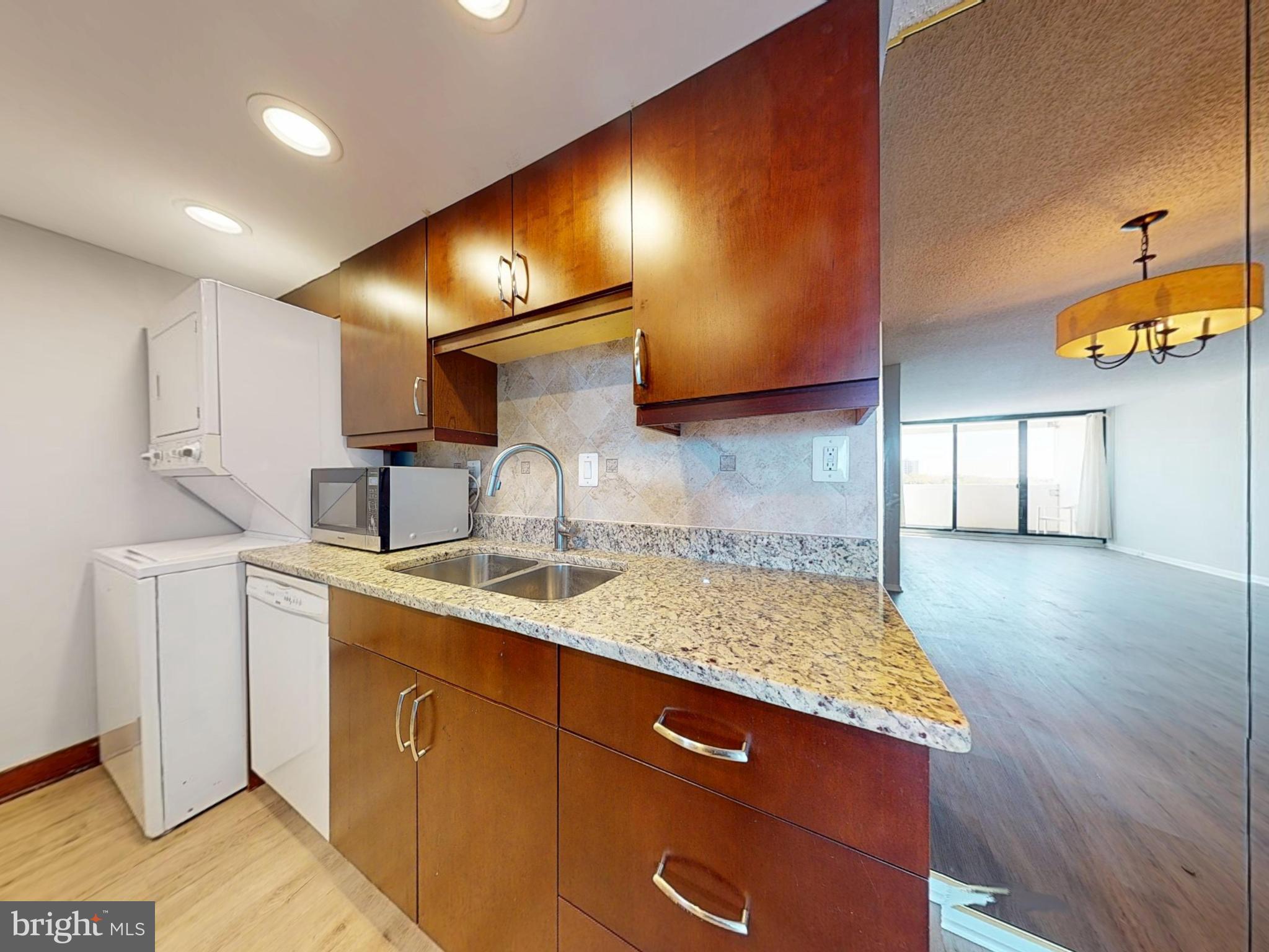 HIGHPOINTE - Residential Lease