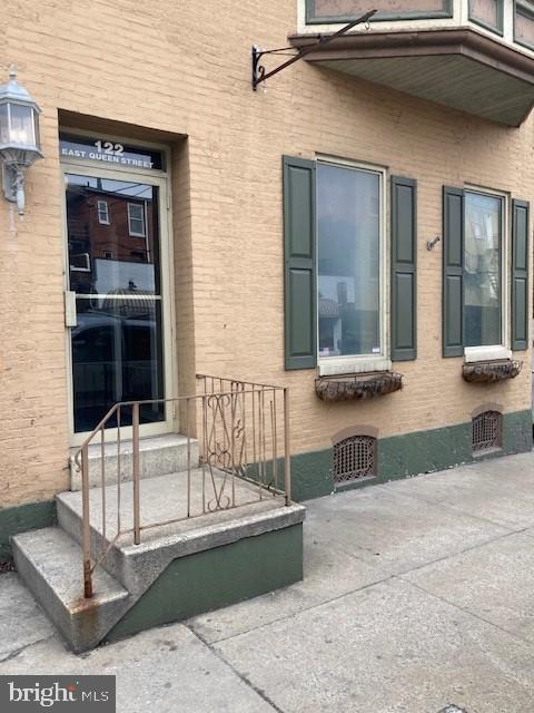 122 E. QUEEN STREET