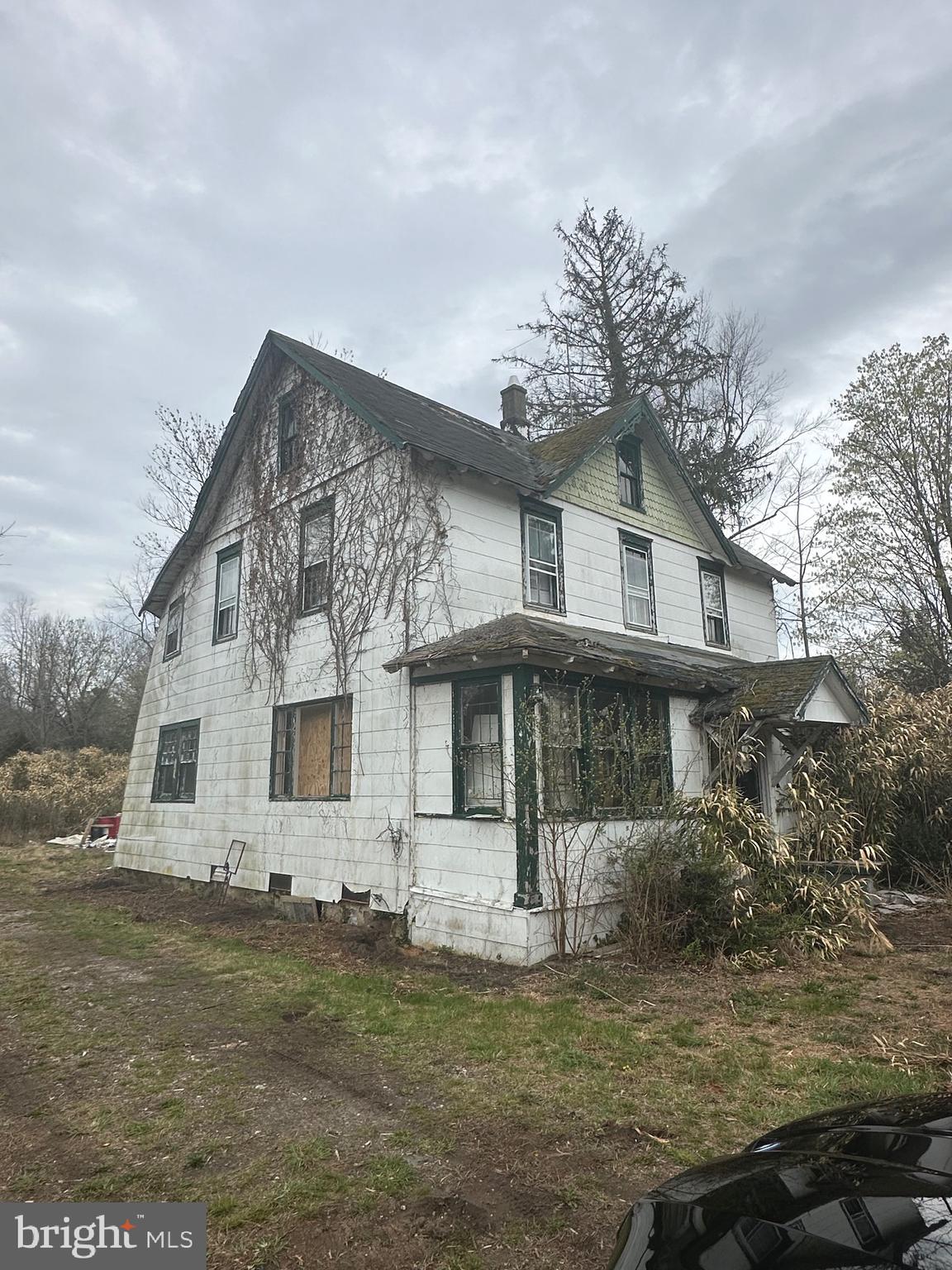 919-923 W WHITE HORSE PIKE -923