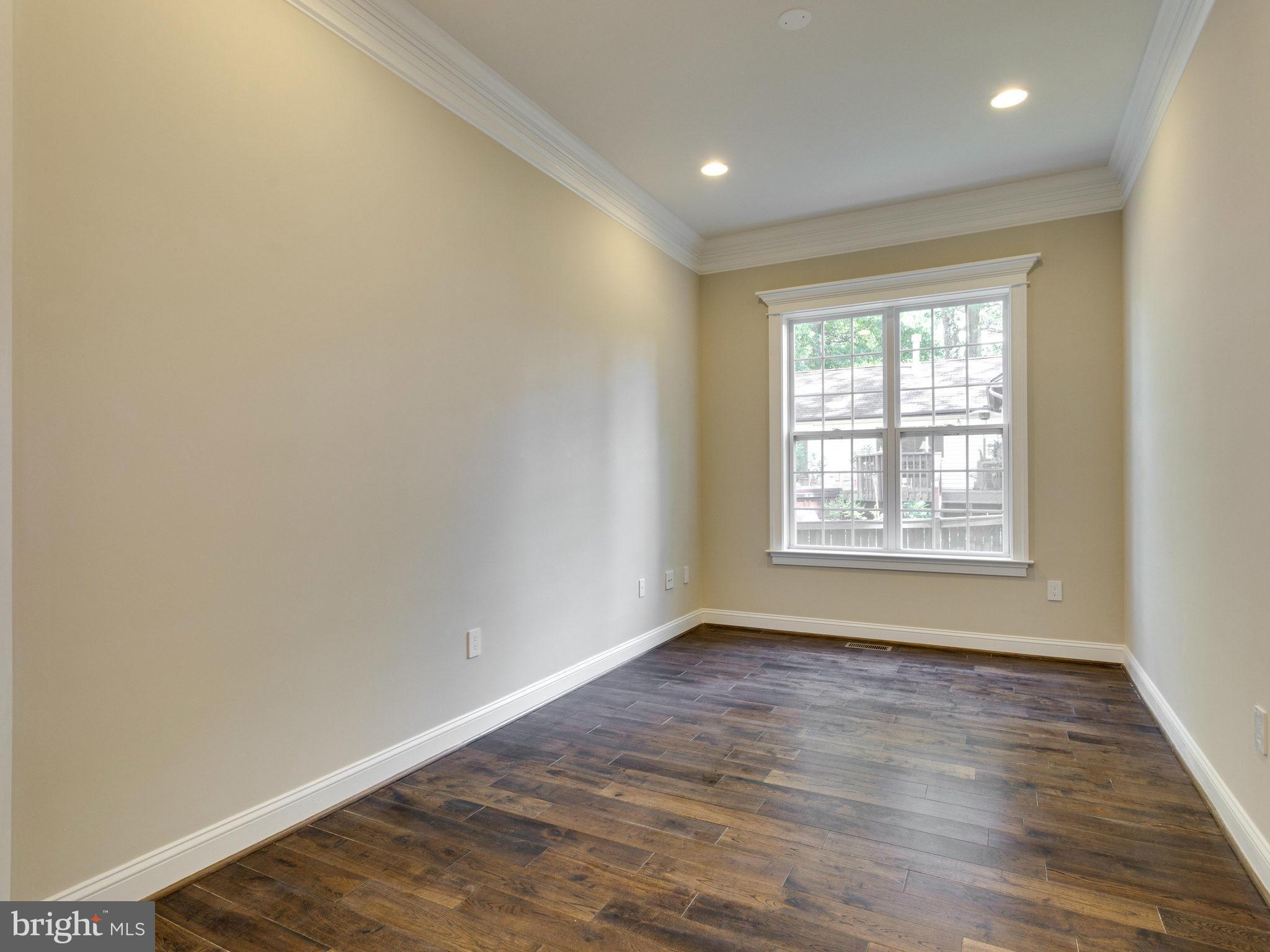 OAKTON - Residential