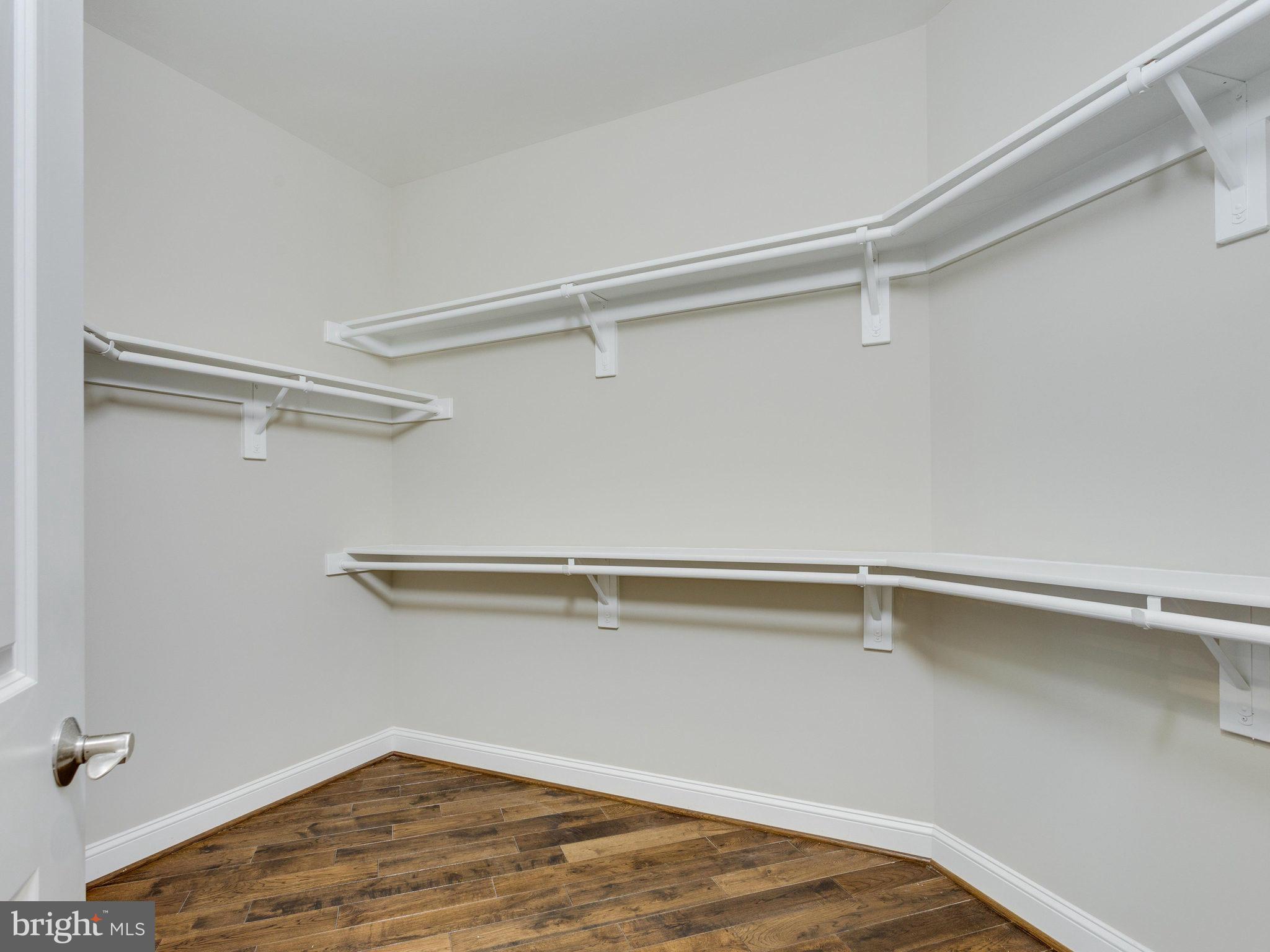 OAKTON - Residential