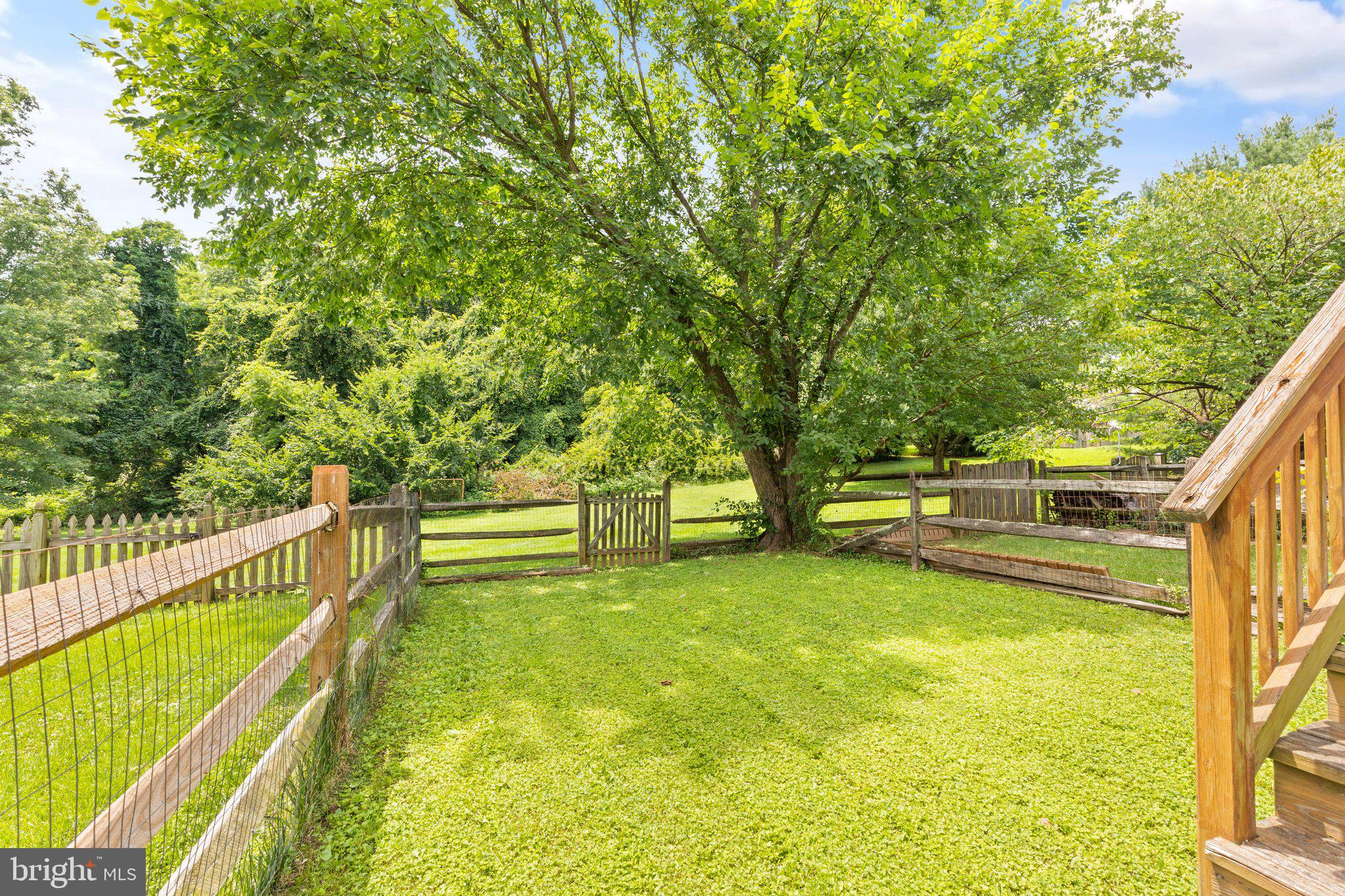 CONSTANT FRIENDSHIP - Residential