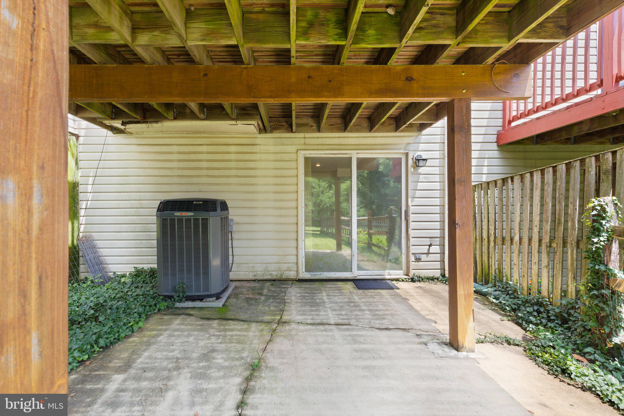 CONSTANT FRIENDSHIP - Residential