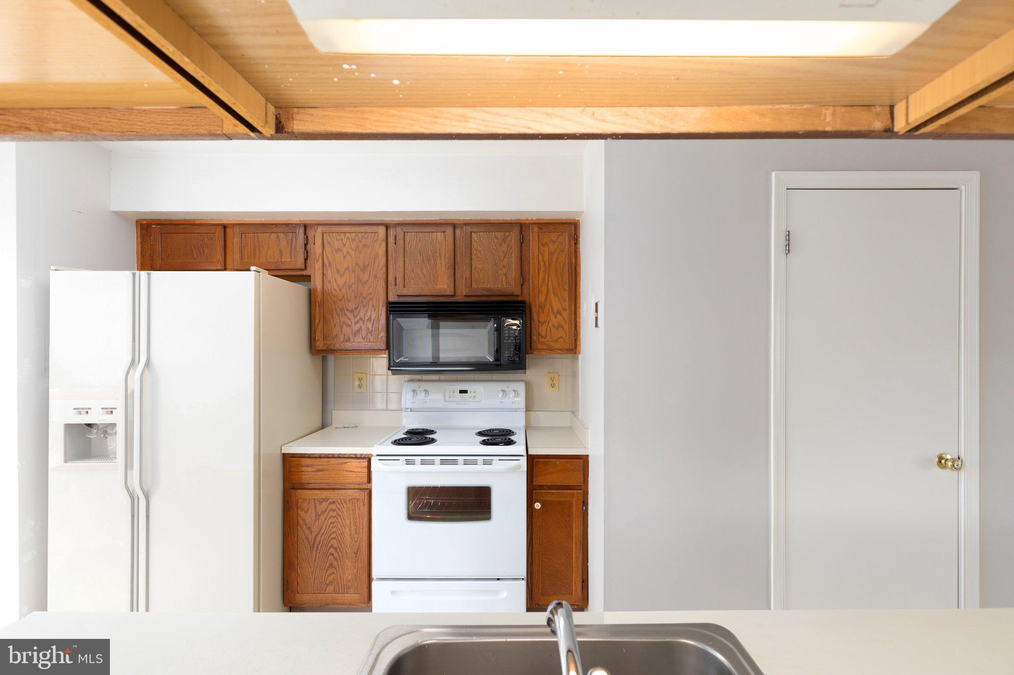 CONSTANT FRIENDSHIP - Residential