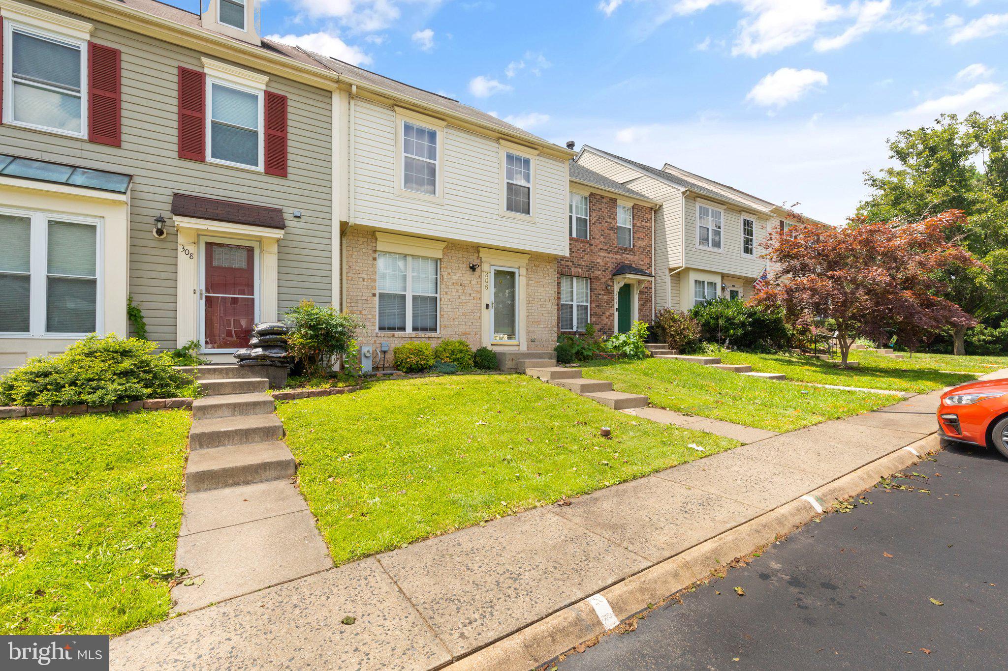 CONSTANT FRIENDSHIP - Residential