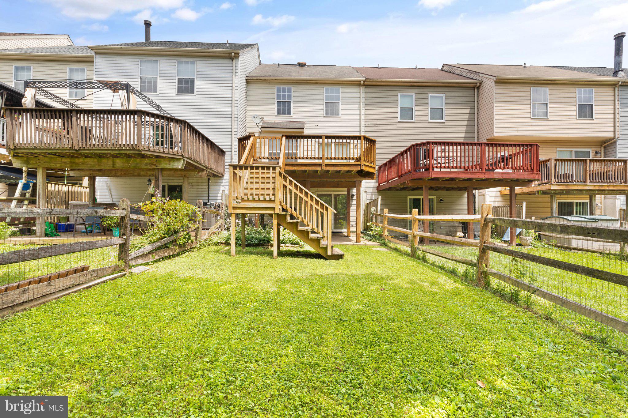 CONSTANT FRIENDSHIP - Residential