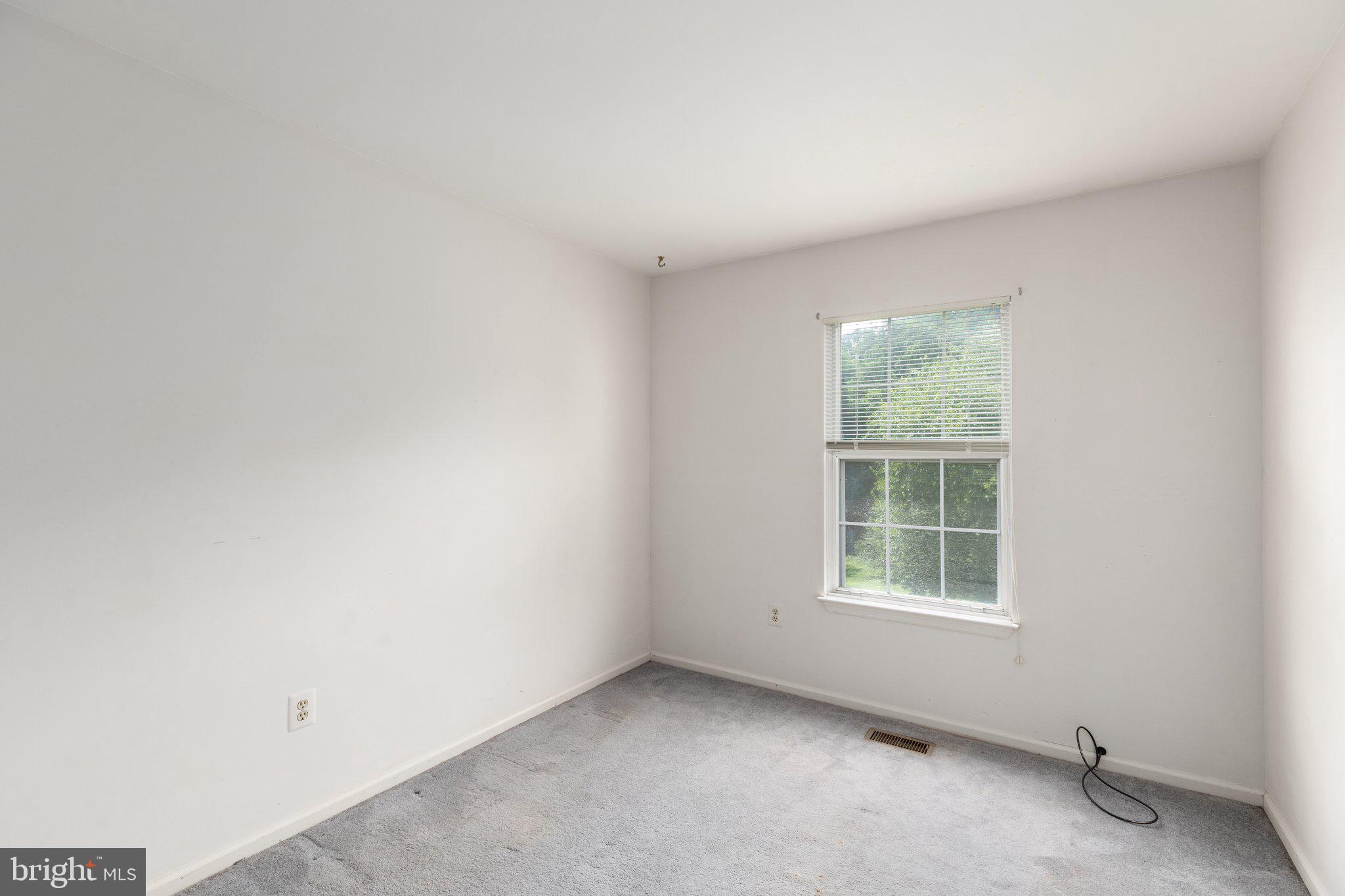 CONSTANT FRIENDSHIP - Residential