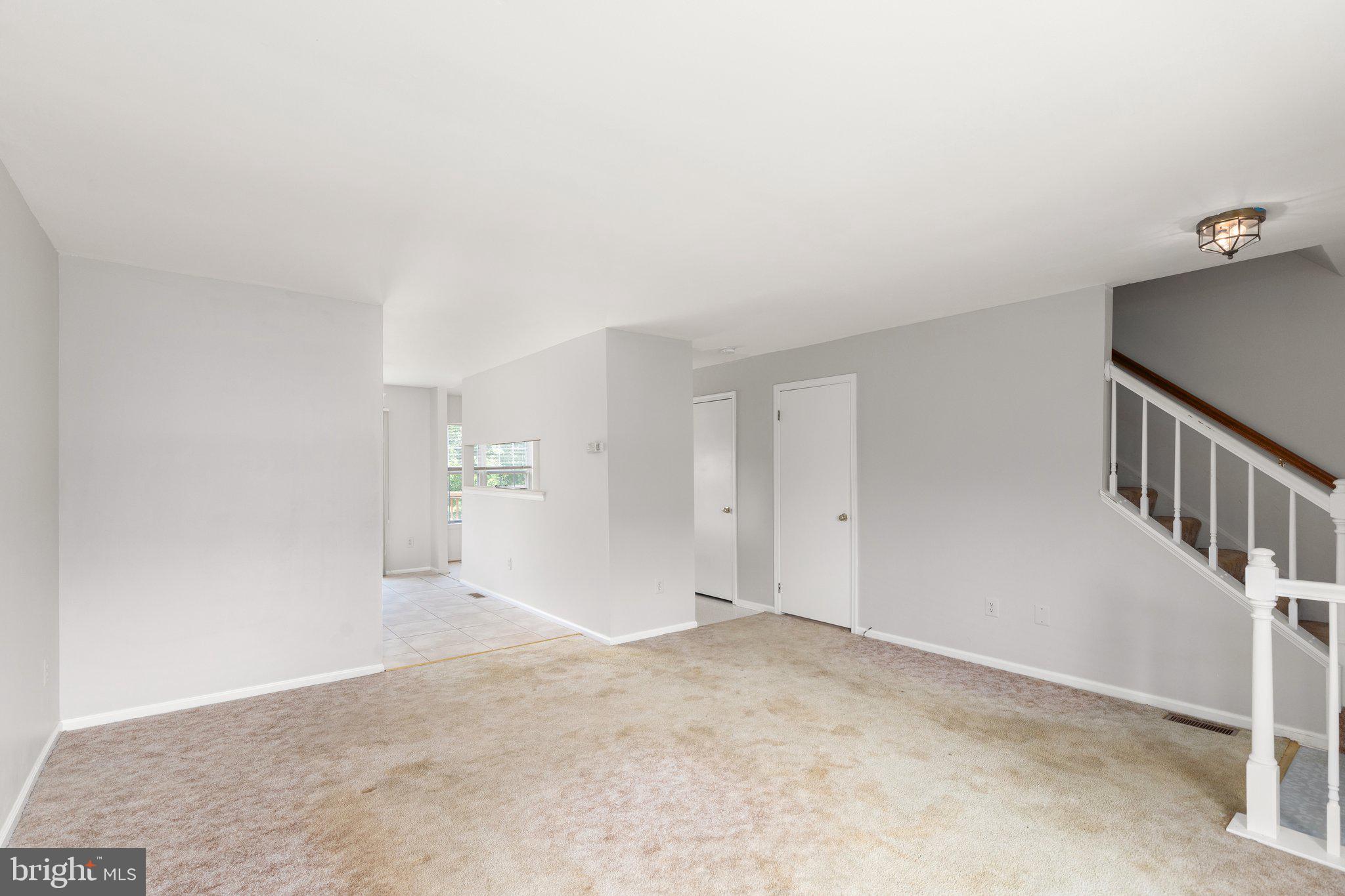 CONSTANT FRIENDSHIP - Residential