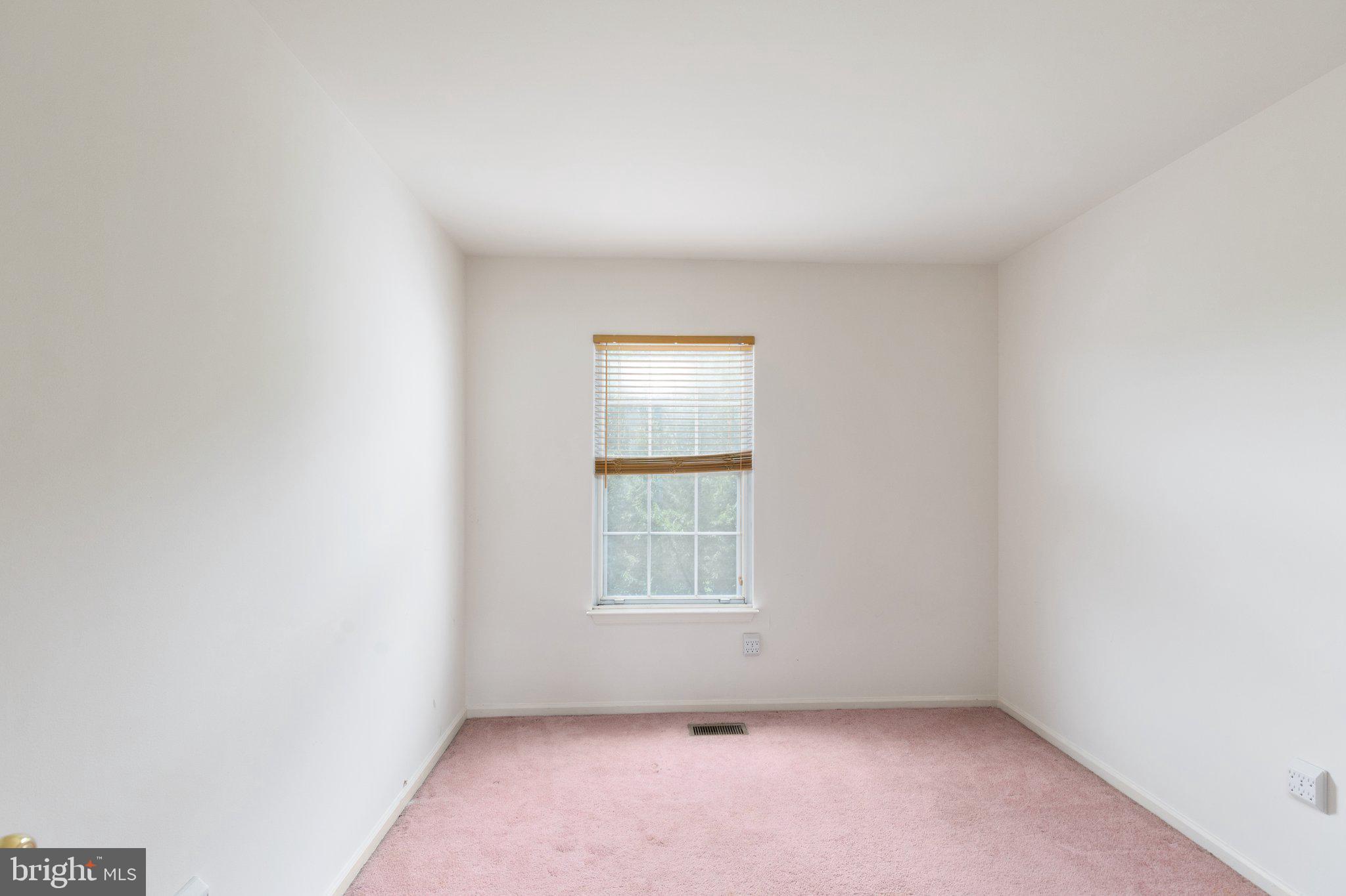 CONSTANT FRIENDSHIP - Residential