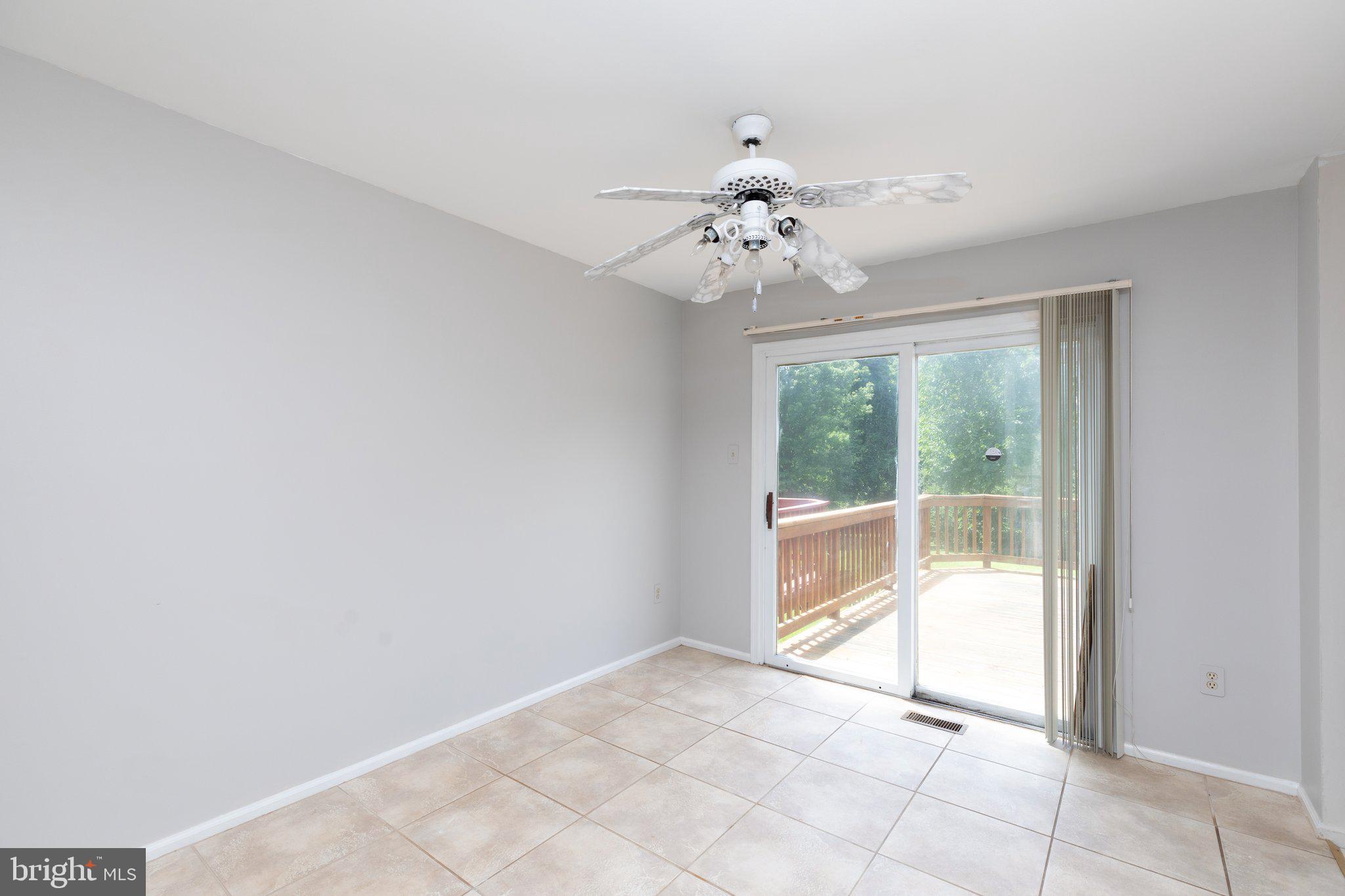 CONSTANT FRIENDSHIP - Residential