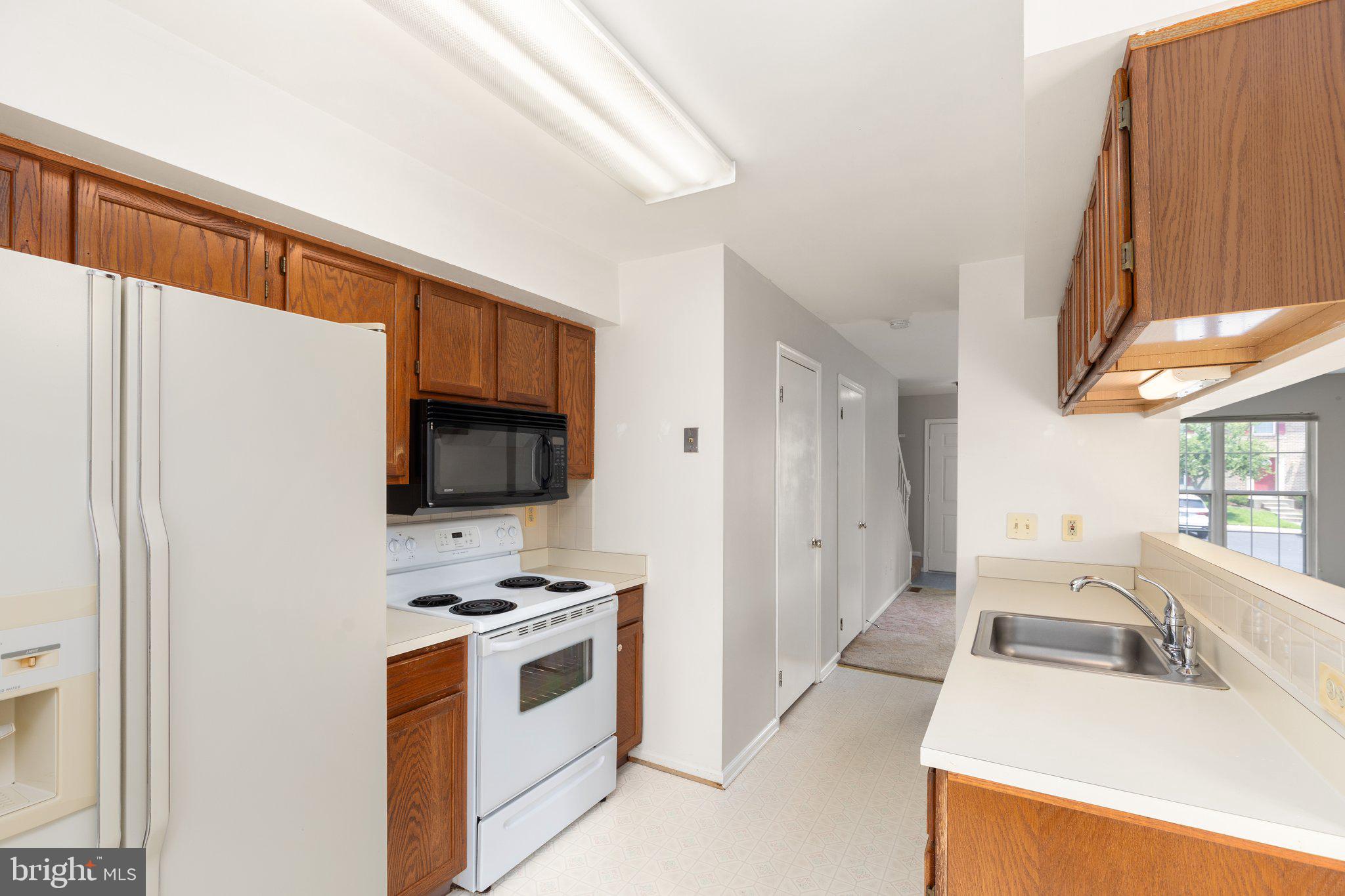 CONSTANT FRIENDSHIP - Residential