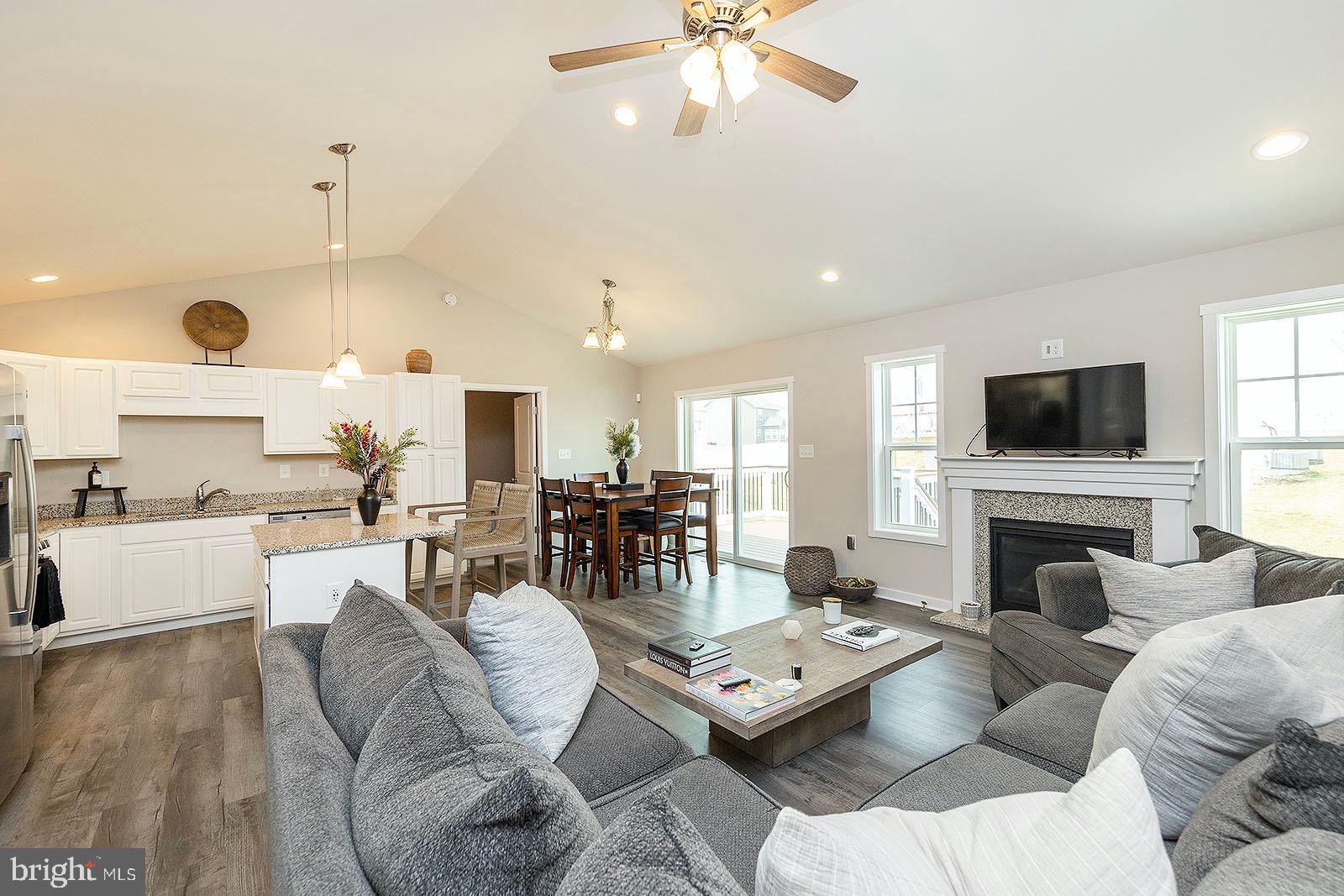 HERITAGE HILLS - Residential