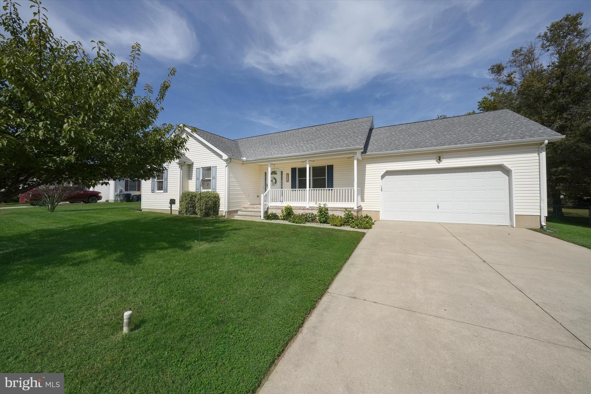 464 FIELDCREST DRIVE