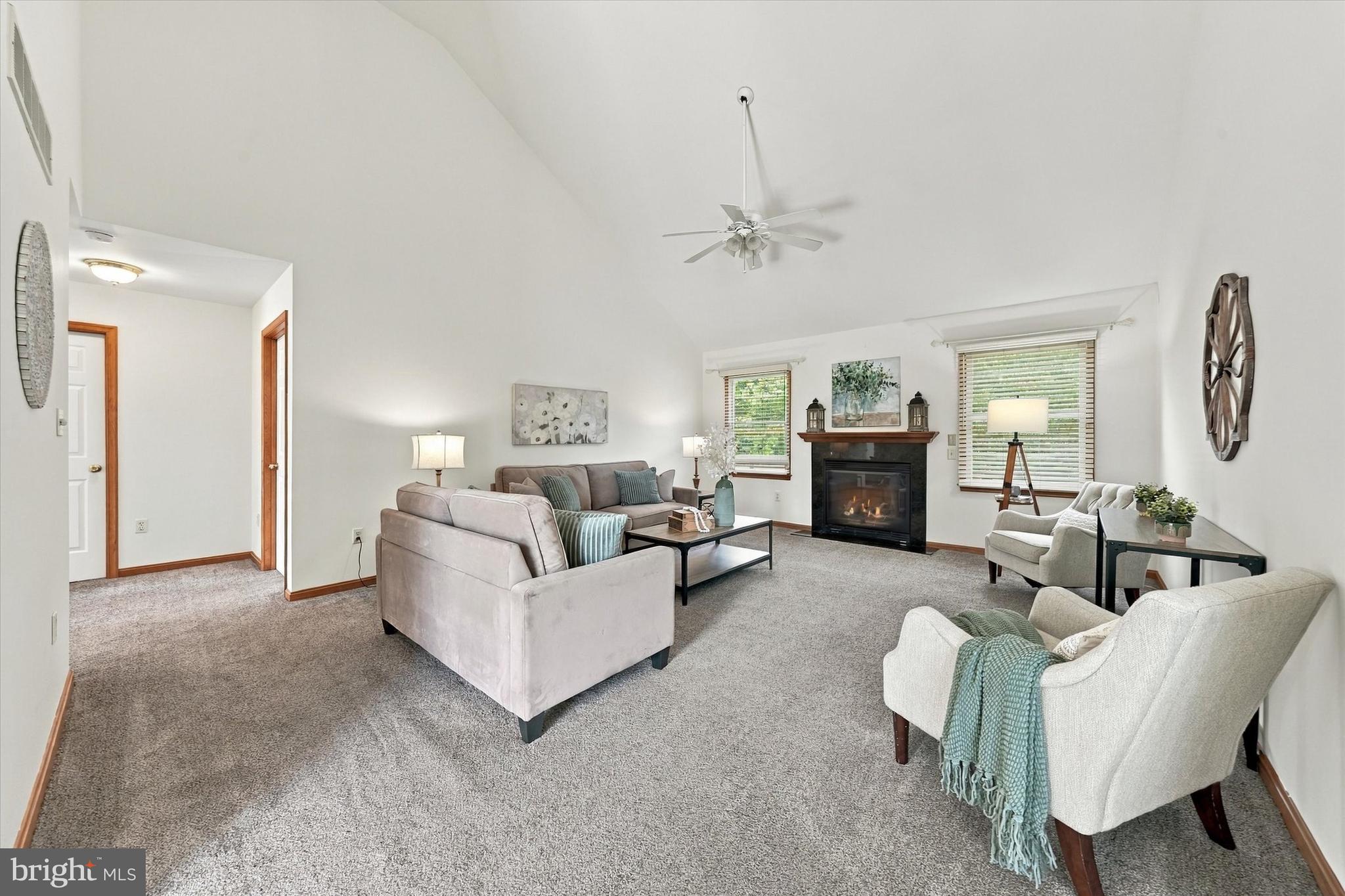 464 FIELDCREST DRIVE