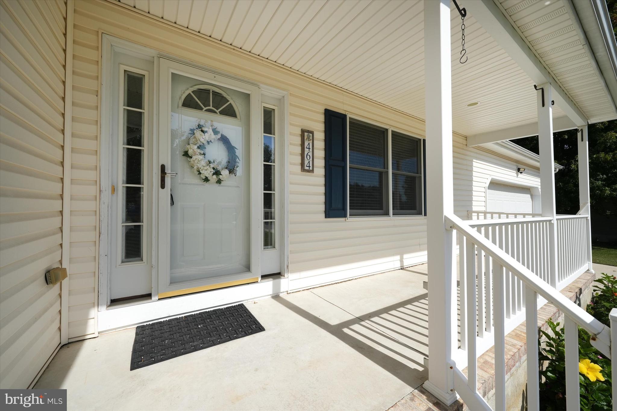 464 FIELDCREST DRIVE