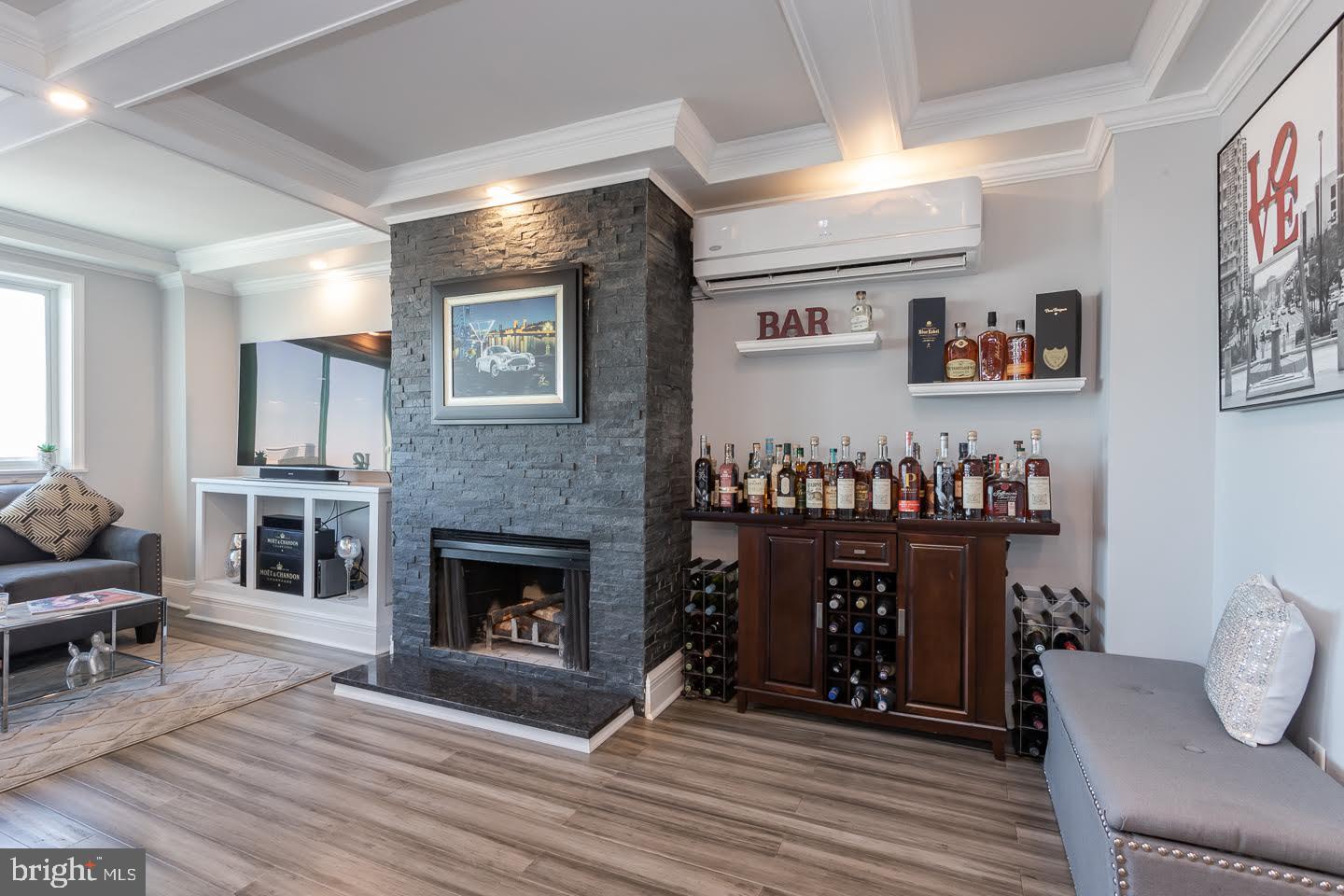 200 LOMBARD STREET 10 709