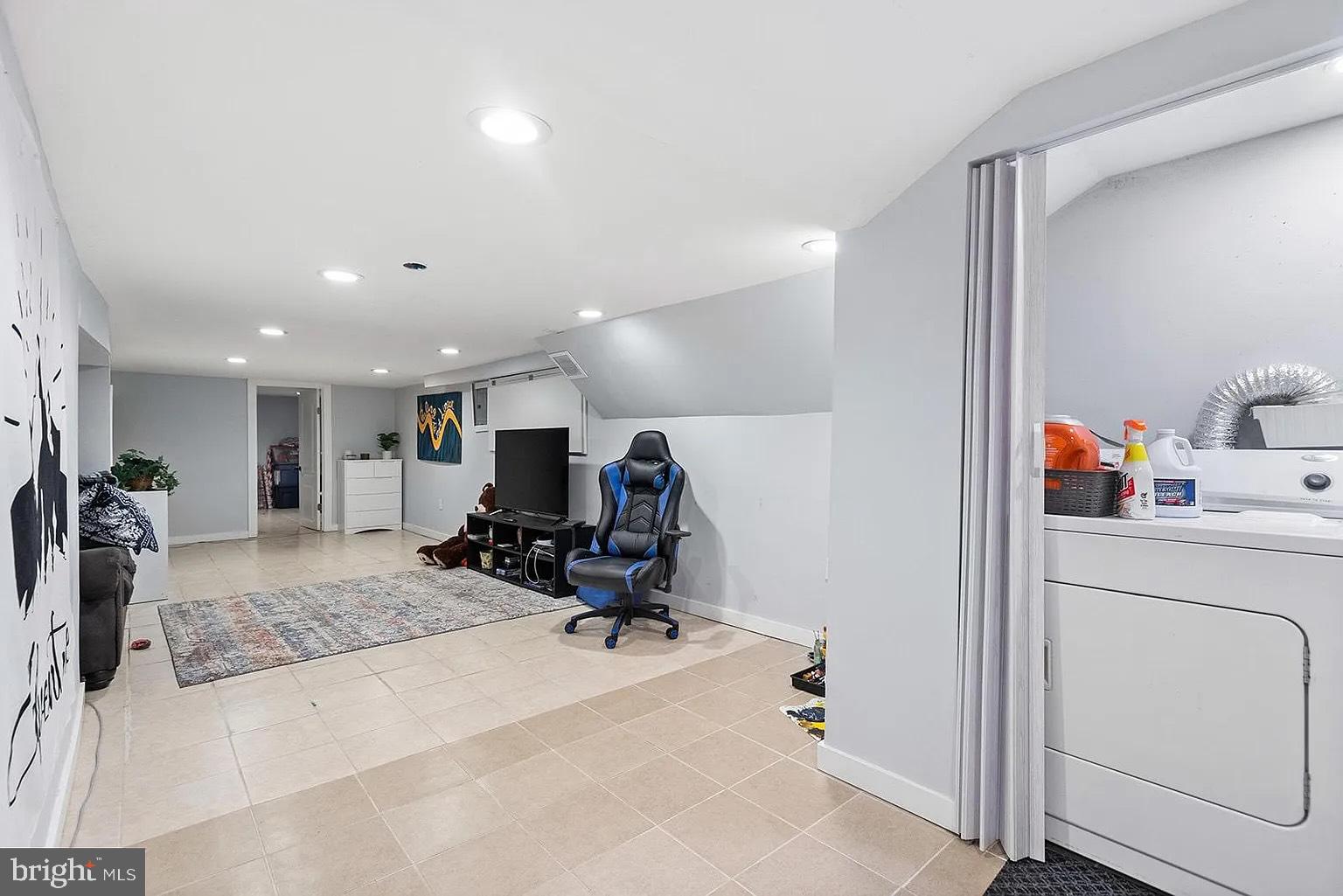 PHILADELPHIA (NORTHEAST) - Residential