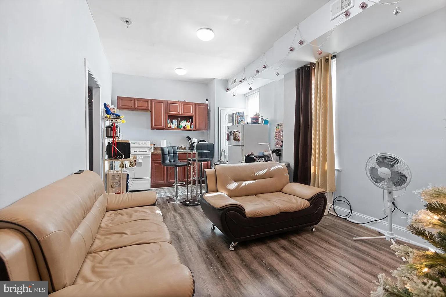 PHILADELPHIA (NORTHEAST) - Residential