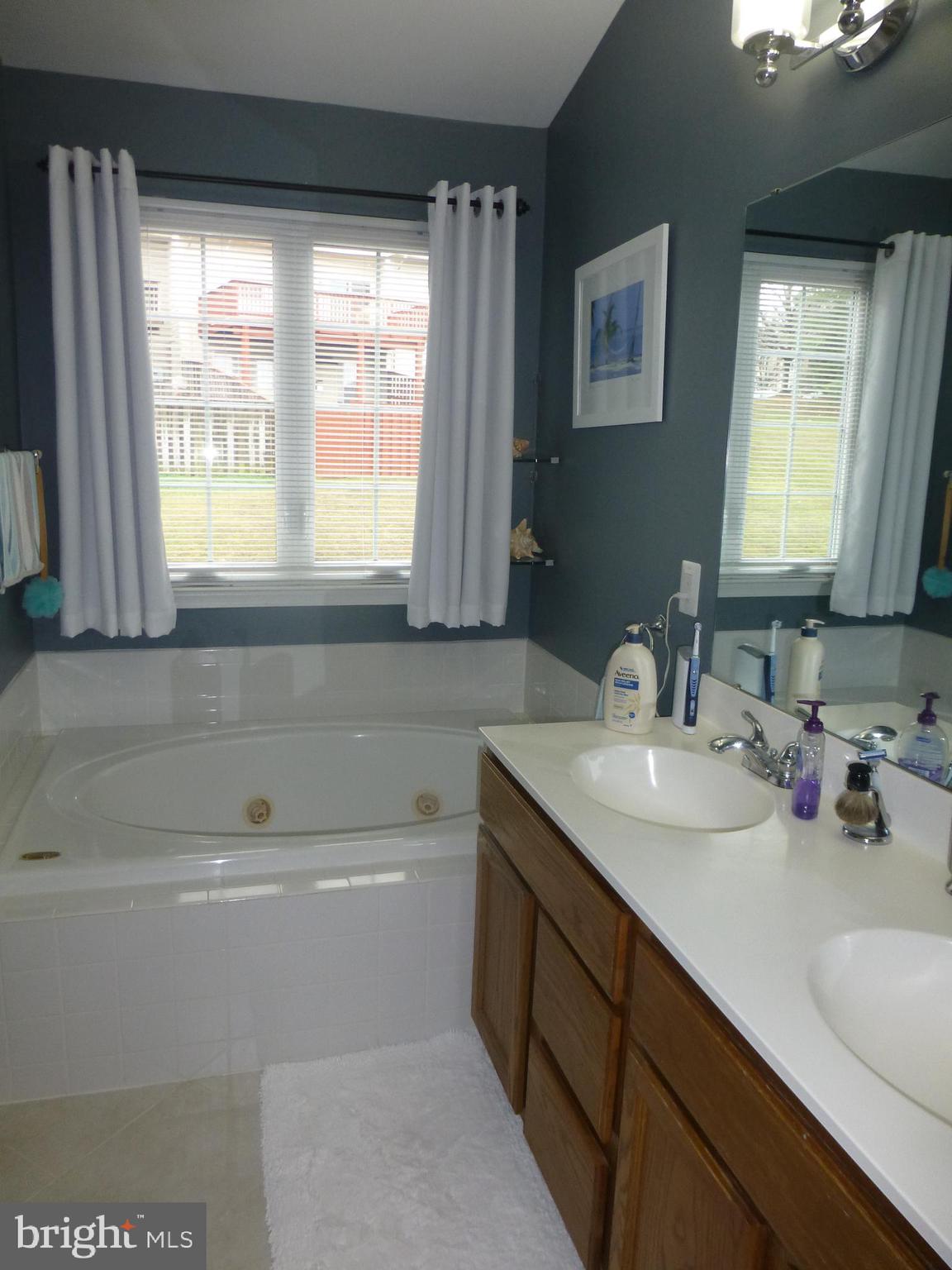 RIVER OAKS - Residential