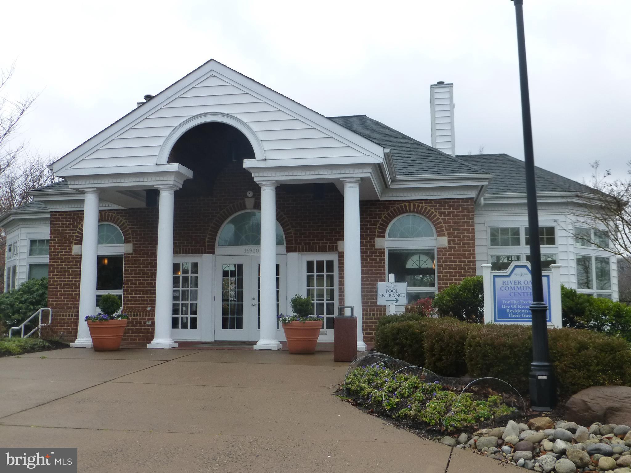 RIVER OAKS - Residential