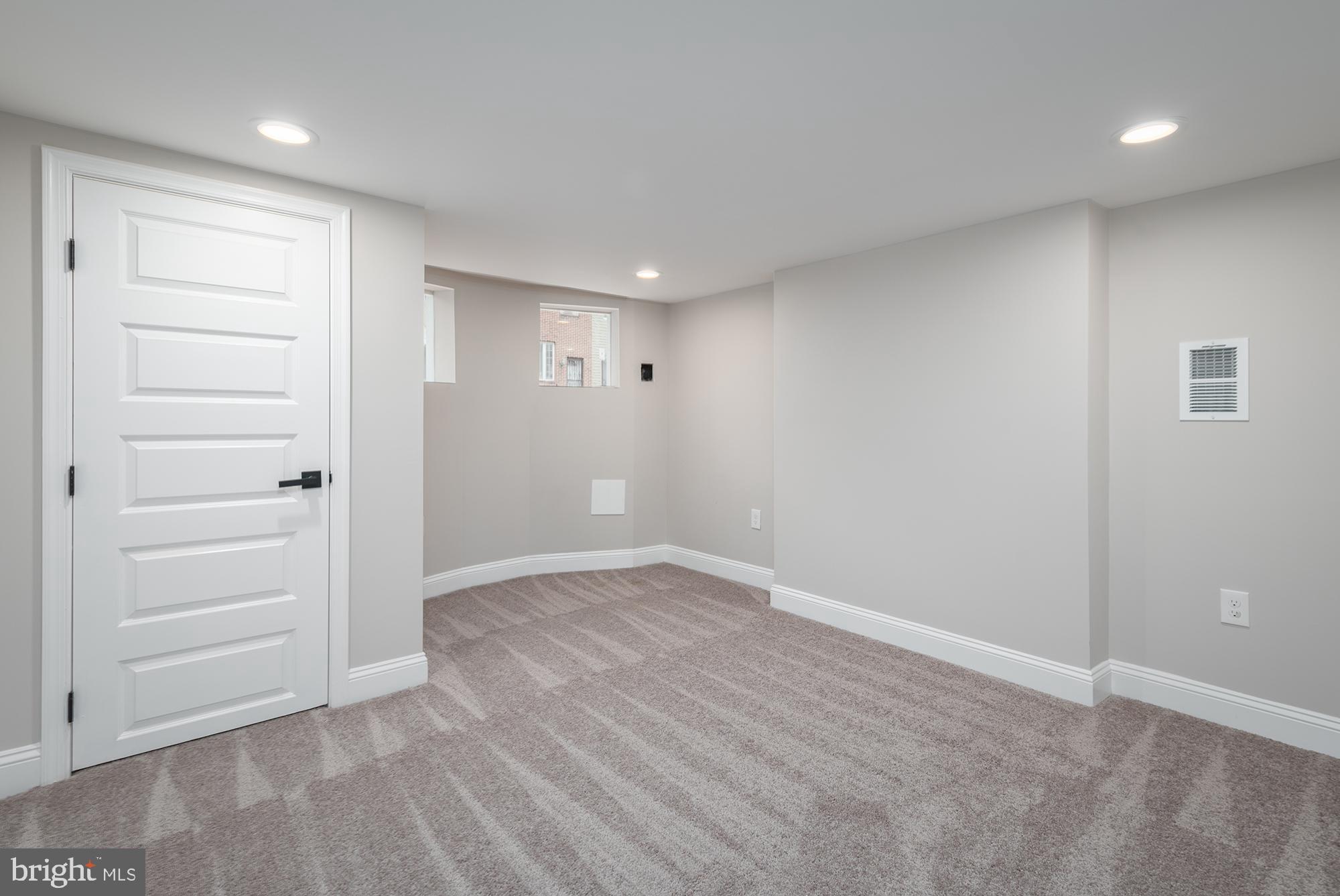 HIGHLANDTOWN - Residential