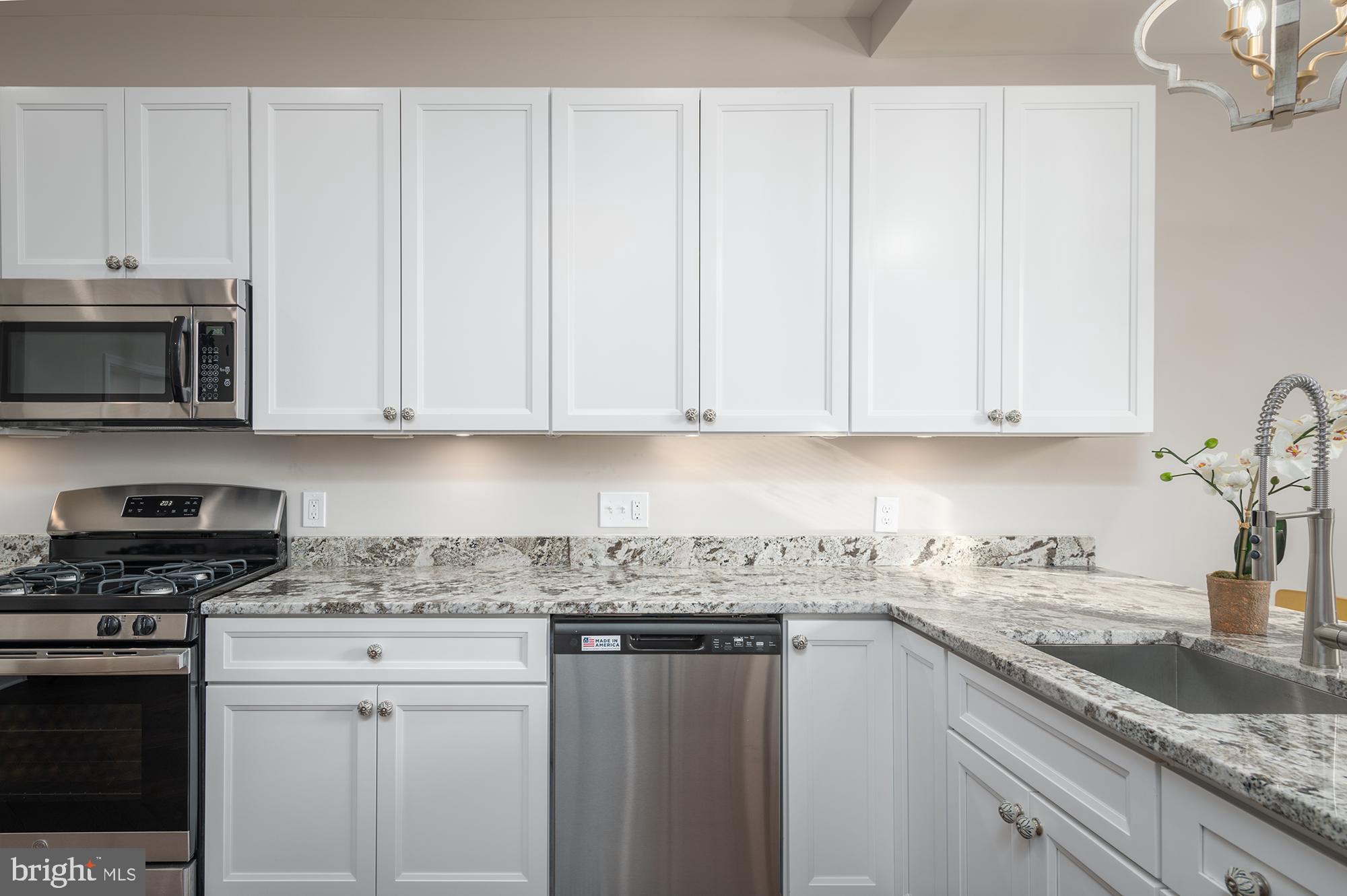 HIGHLANDTOWN - Residential