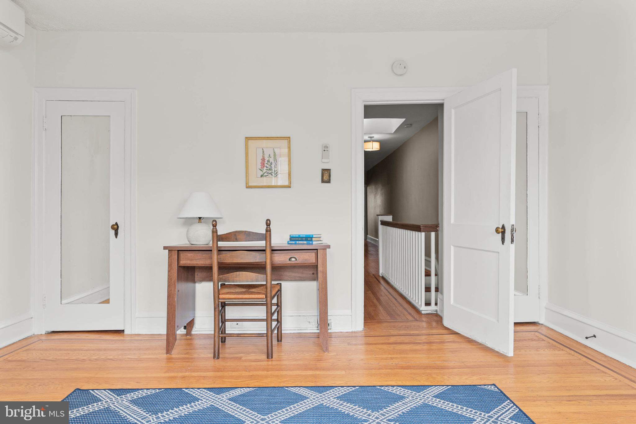 UNIVERSITY CITY - Residential