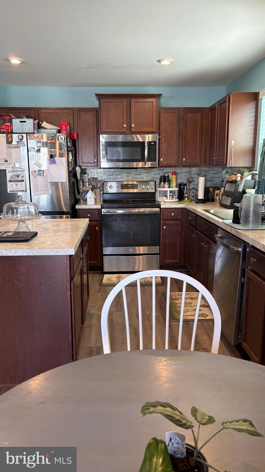 MILFORD PONDS - Residential