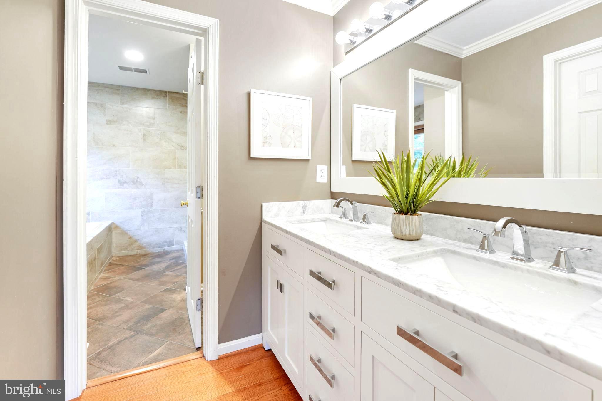 WILLIAMSBURG ESTATES - Residential