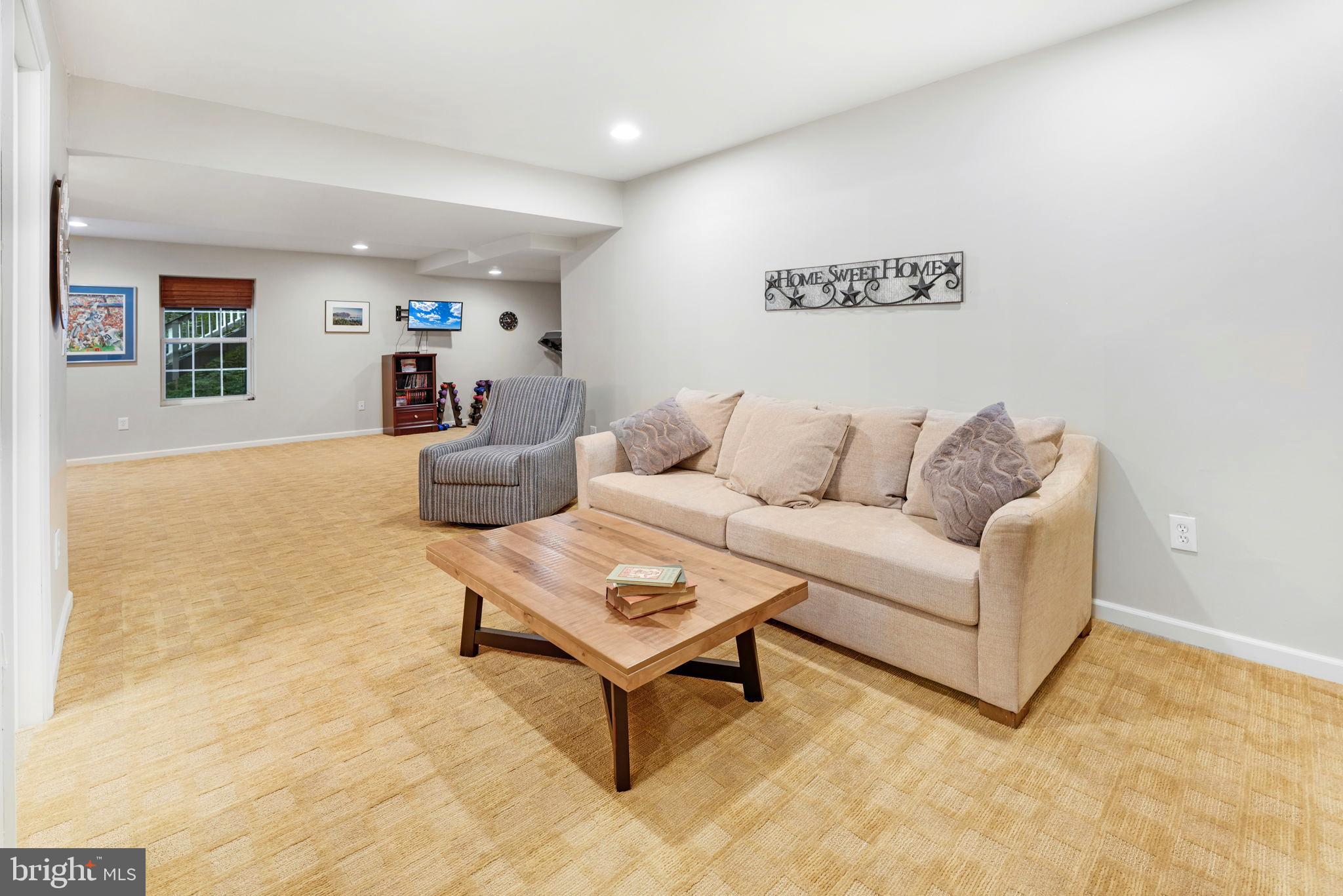 WILLIAMSBURG ESTATES - Residential