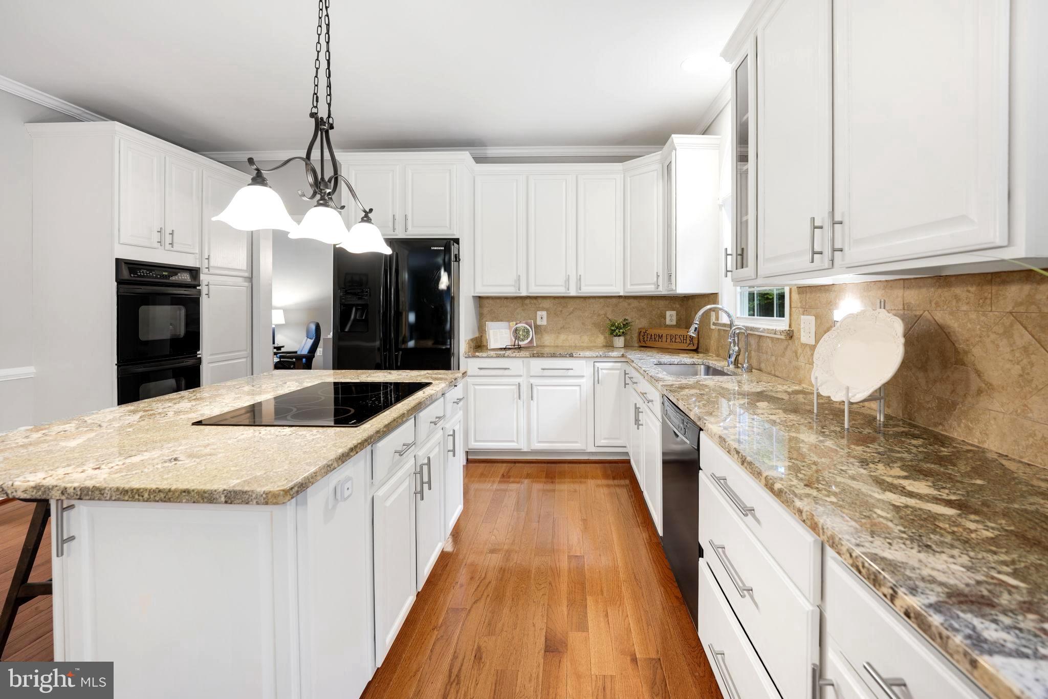 WILLIAMSBURG ESTATES - Residential