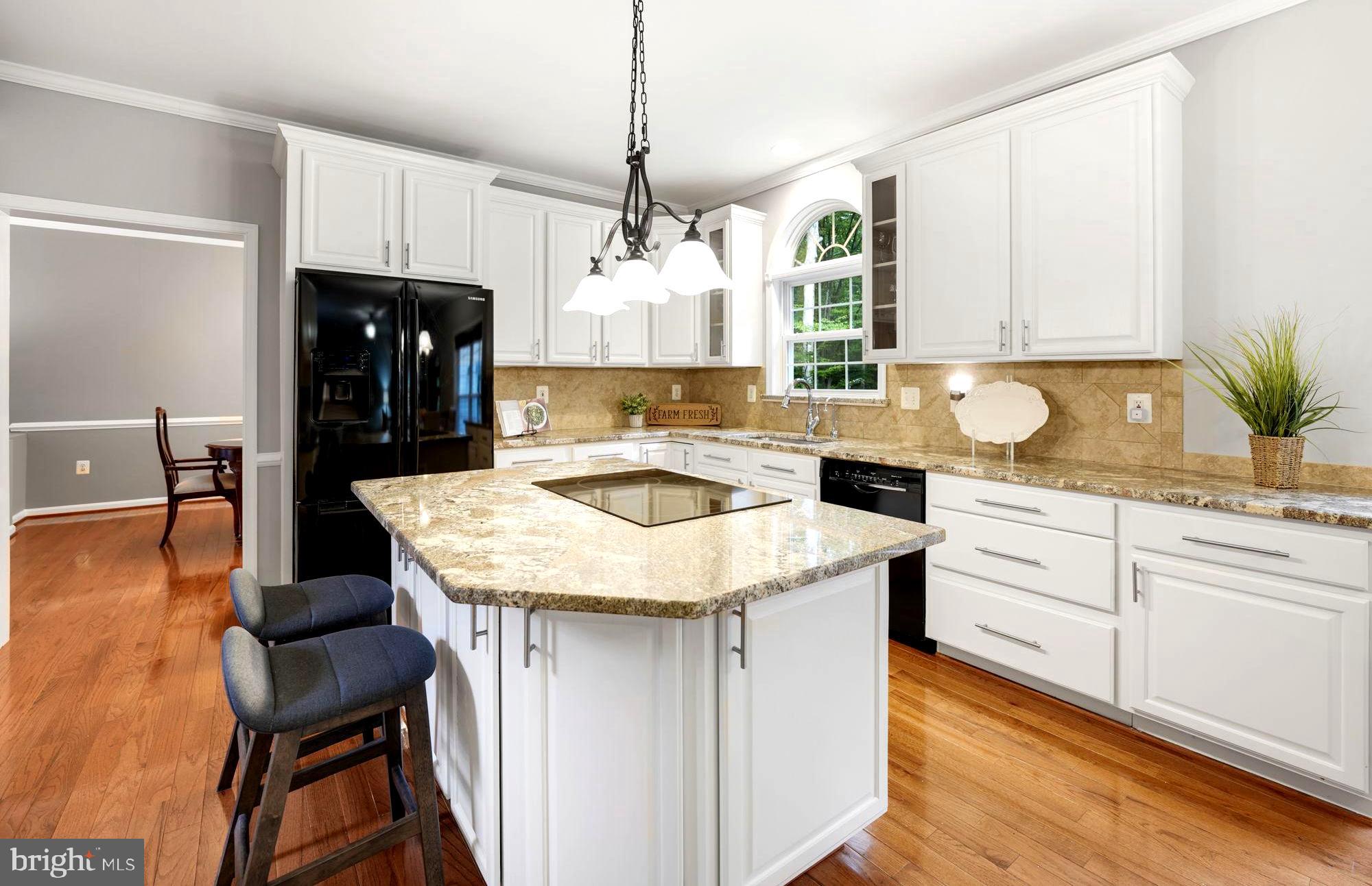 WILLIAMSBURG ESTATES - Residential