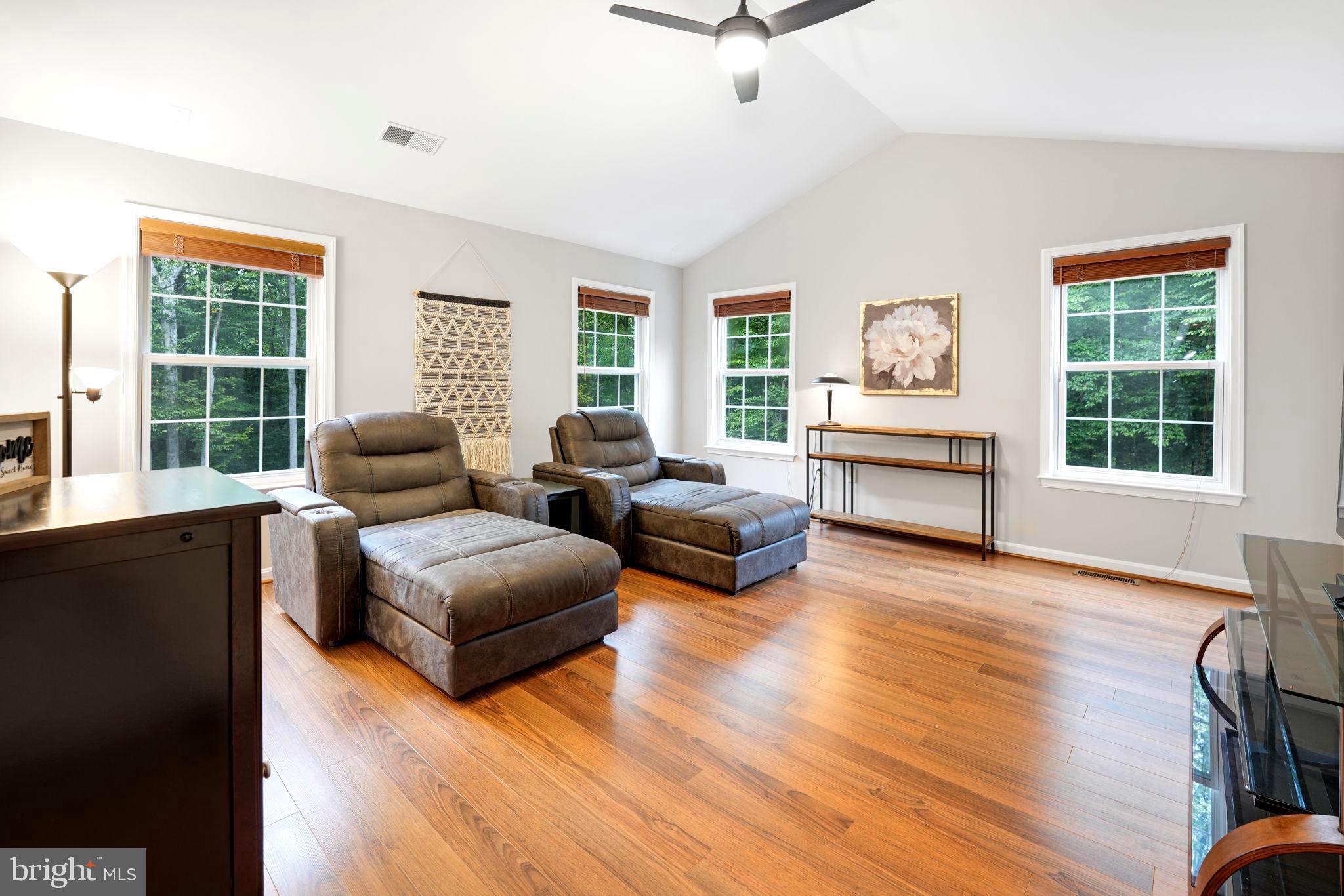 WILLIAMSBURG ESTATES - Residential