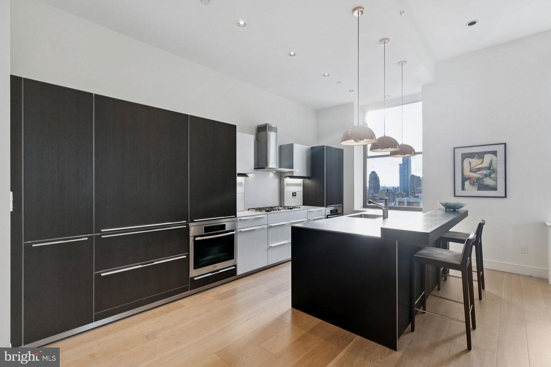 WASHINGTON SQ - Residential