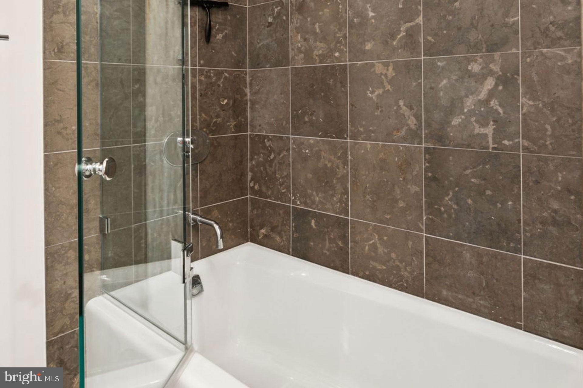 WASHINGTON SQ - Residential