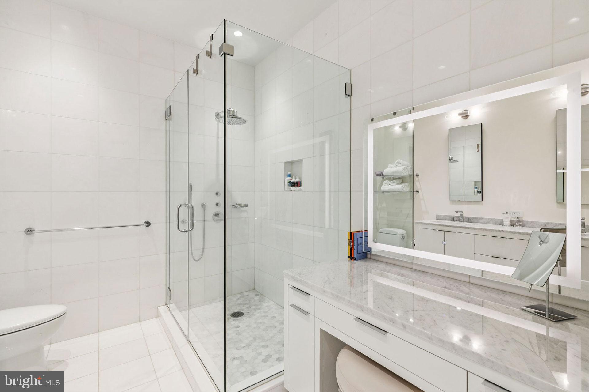 WASHINGTON SQ - Residential