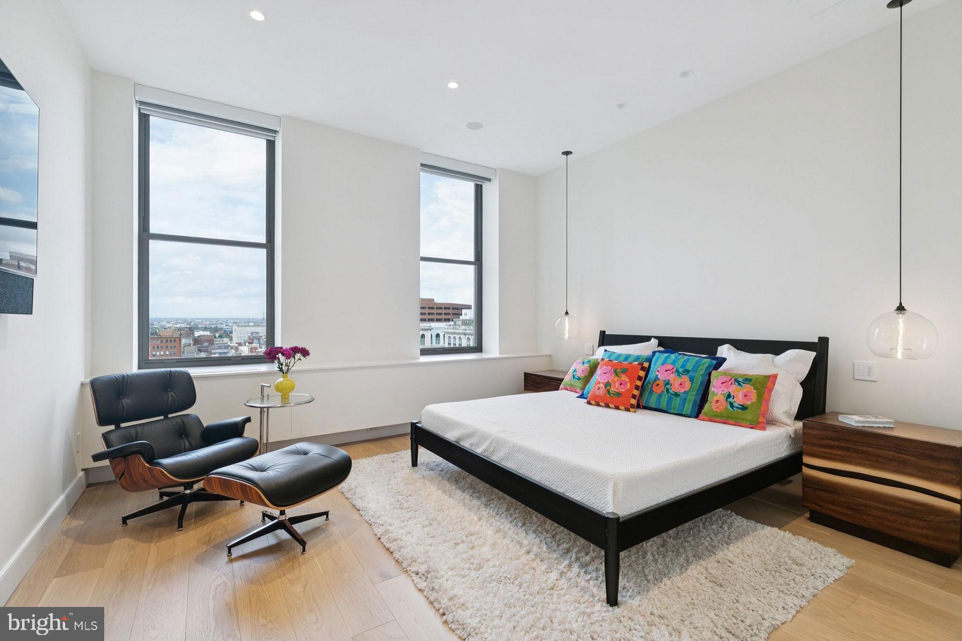 WASHINGTON SQ - Residential