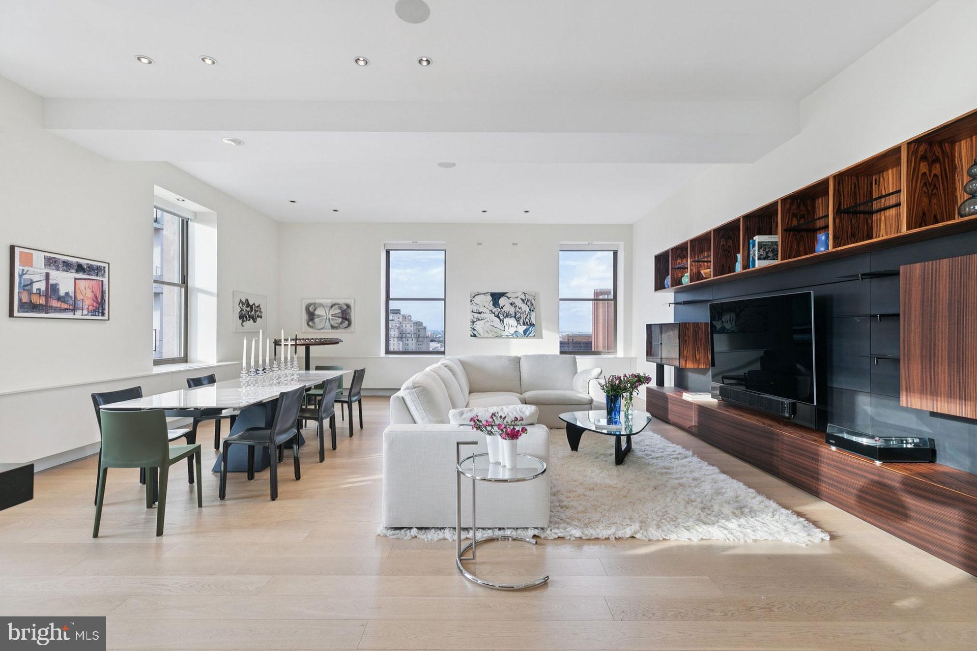 WASHINGTON SQ - Residential