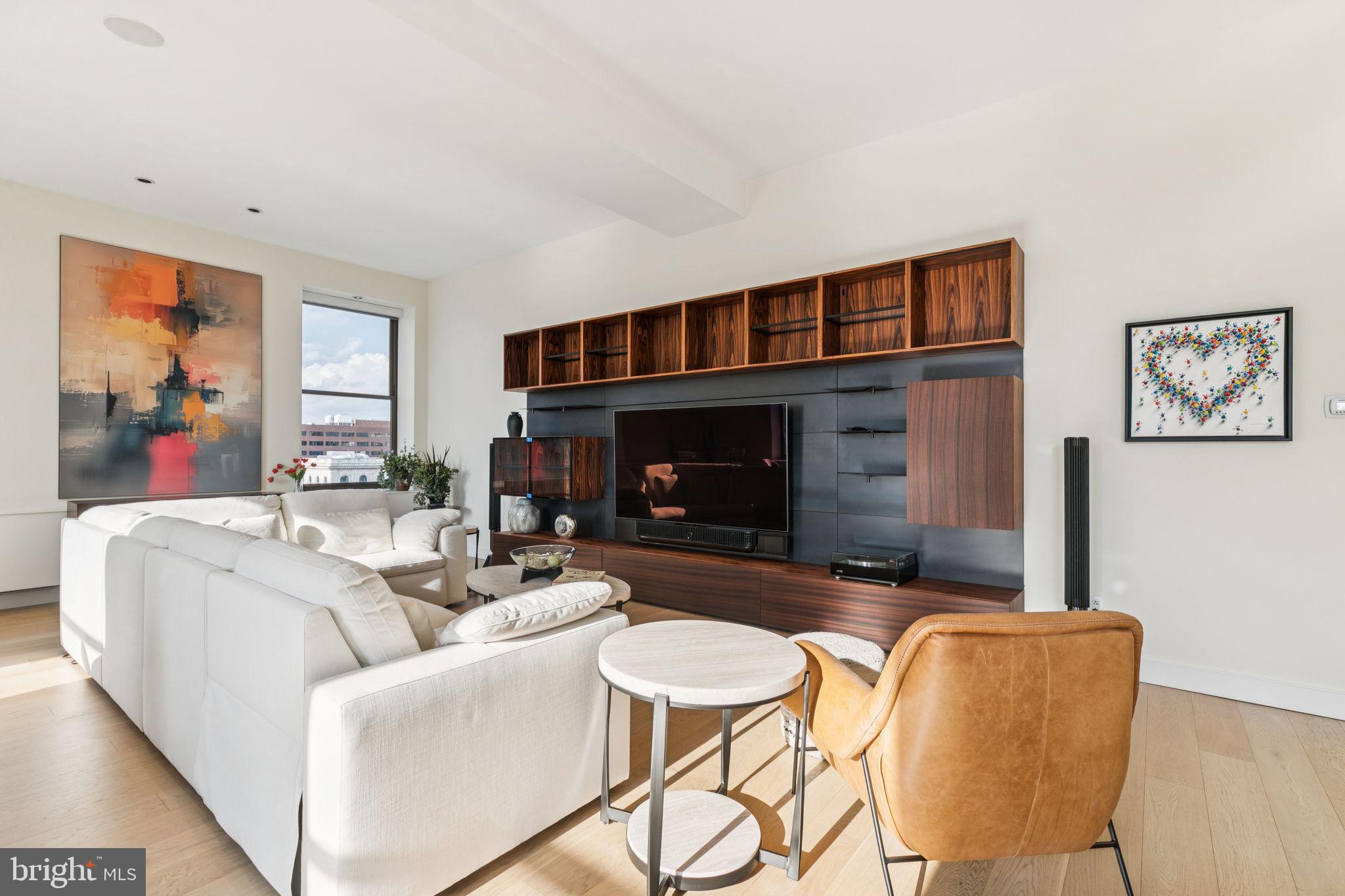 210 W WASHINGTON SQUARE 12NW